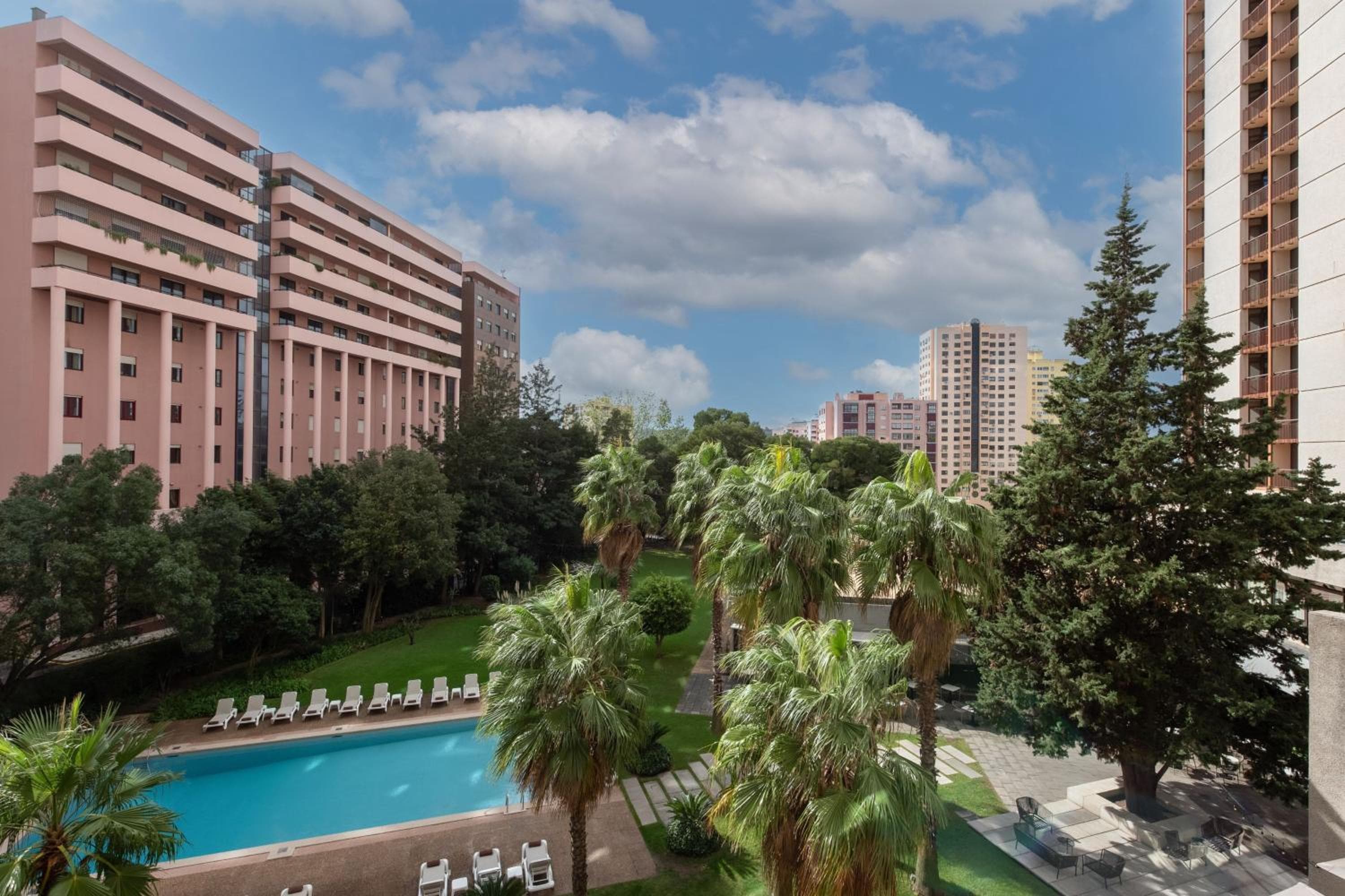 Lisbon Marriott Hotel — 13