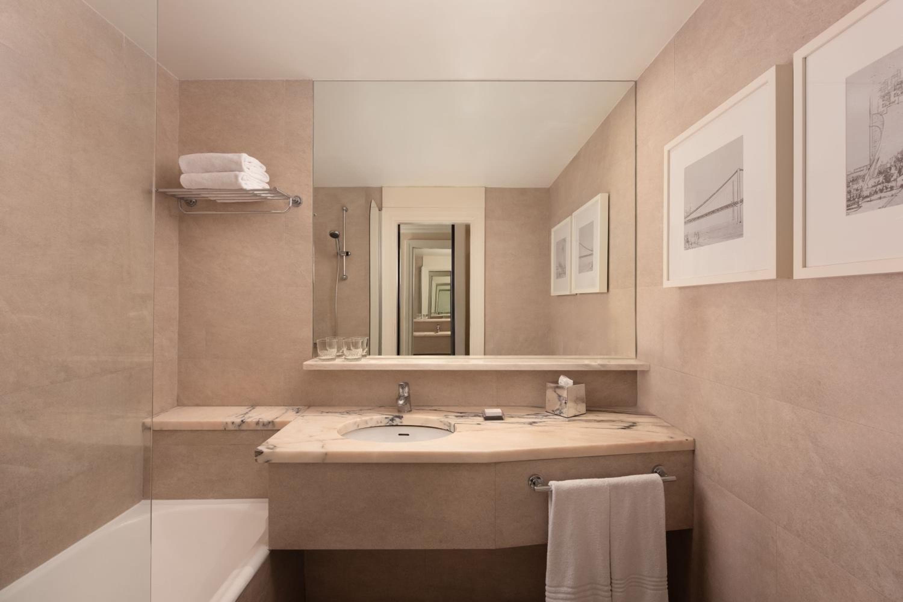 Lisbon Marriott Hotel — 18