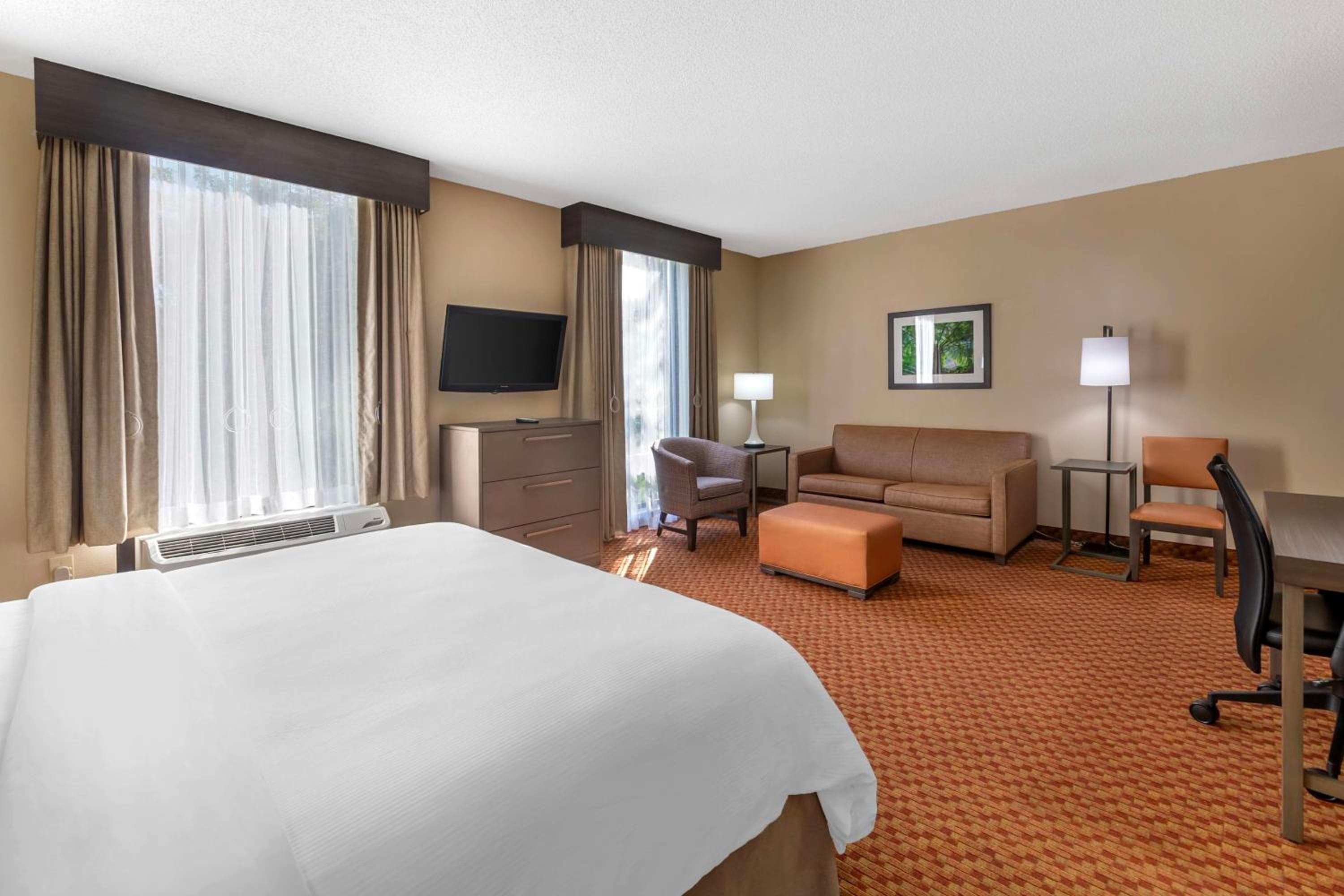 Best Western Plus Kendall Hotel & Suites — 3
