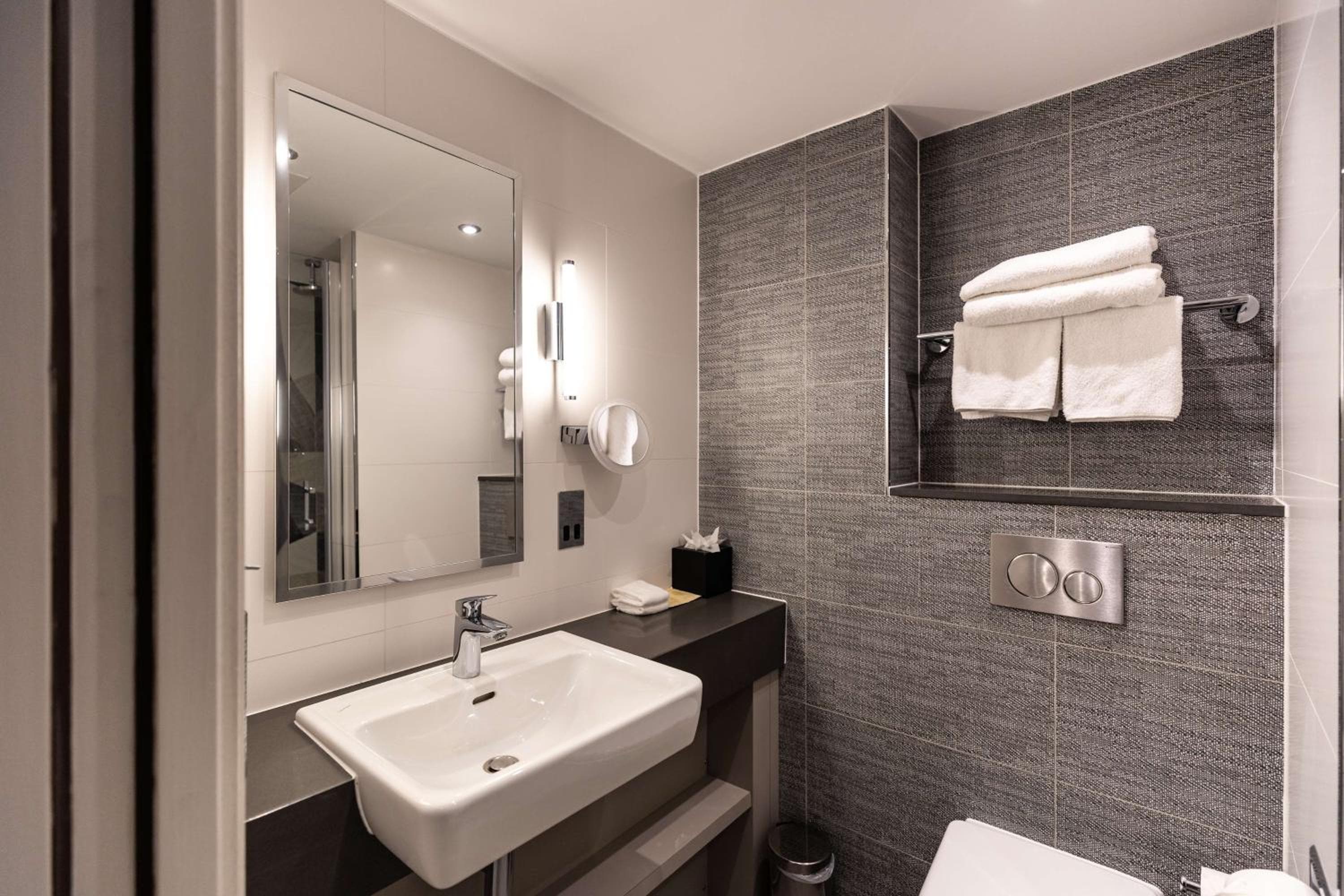 DoubleTree by Hilton London – West End — 3