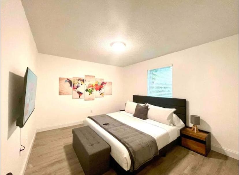 EcoStays Comfort Apartment Near Miami Airport 308 — 29