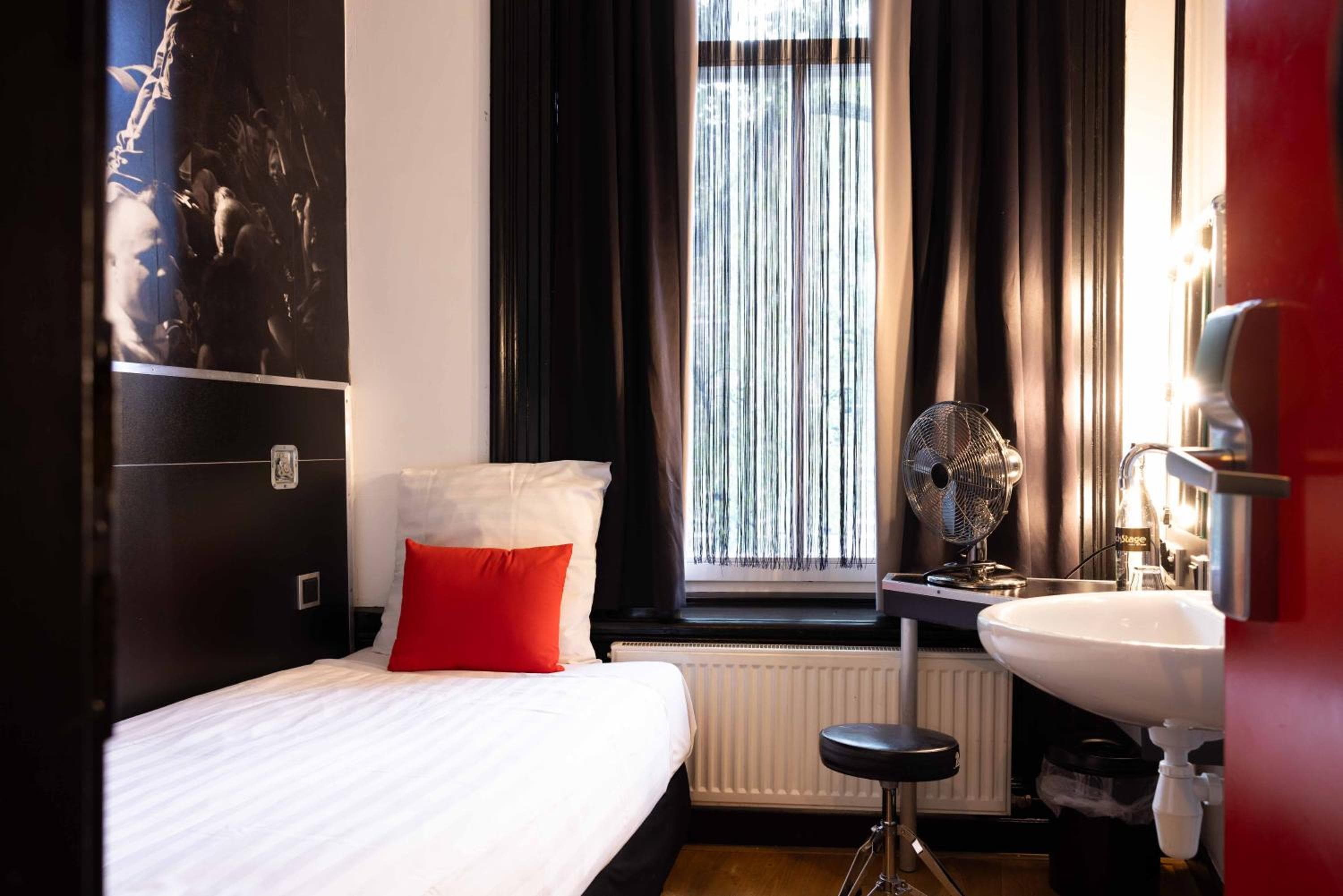 Backstage Hotel Amsterdam — 5