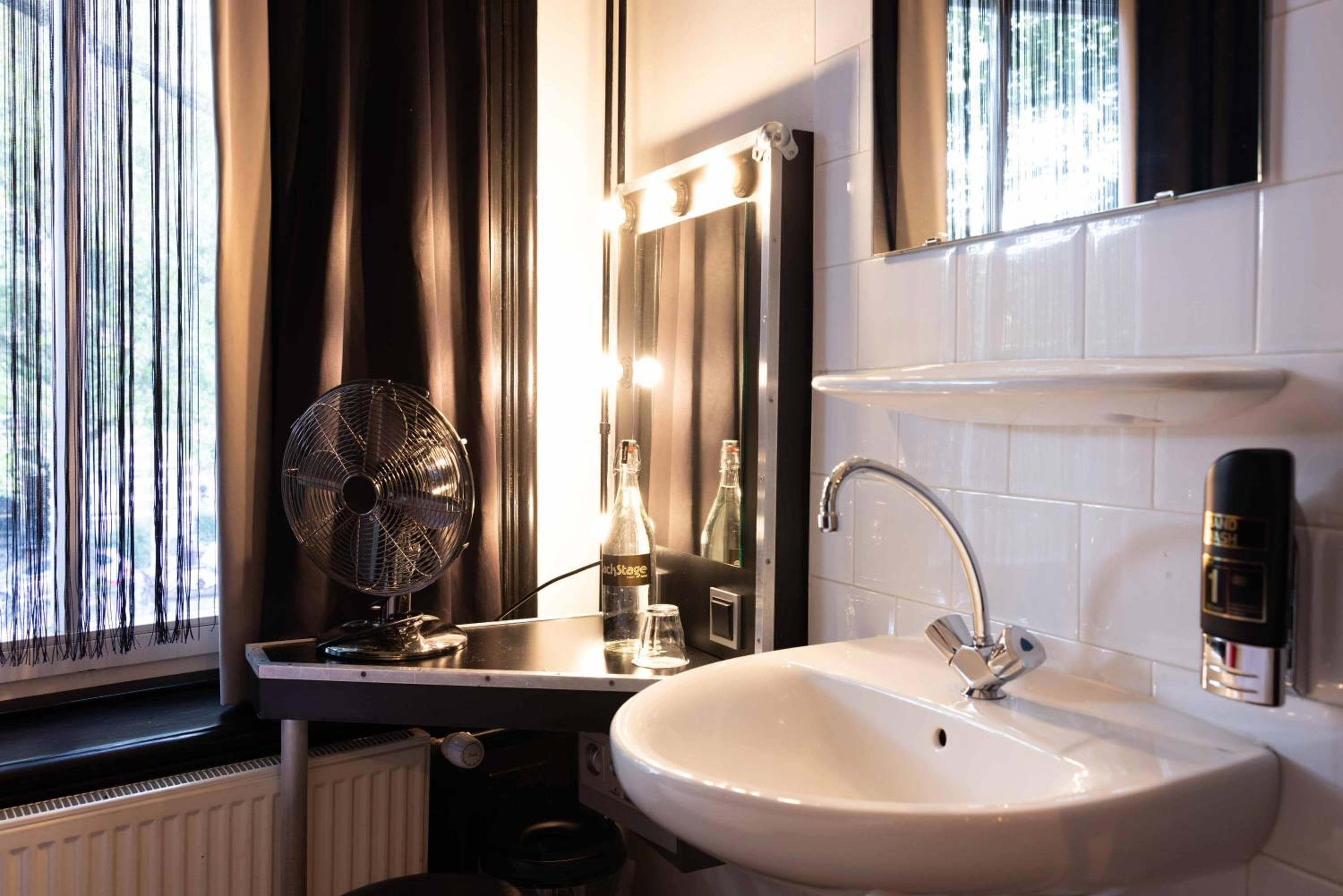 Backstage Hotel Amsterdam — 27
