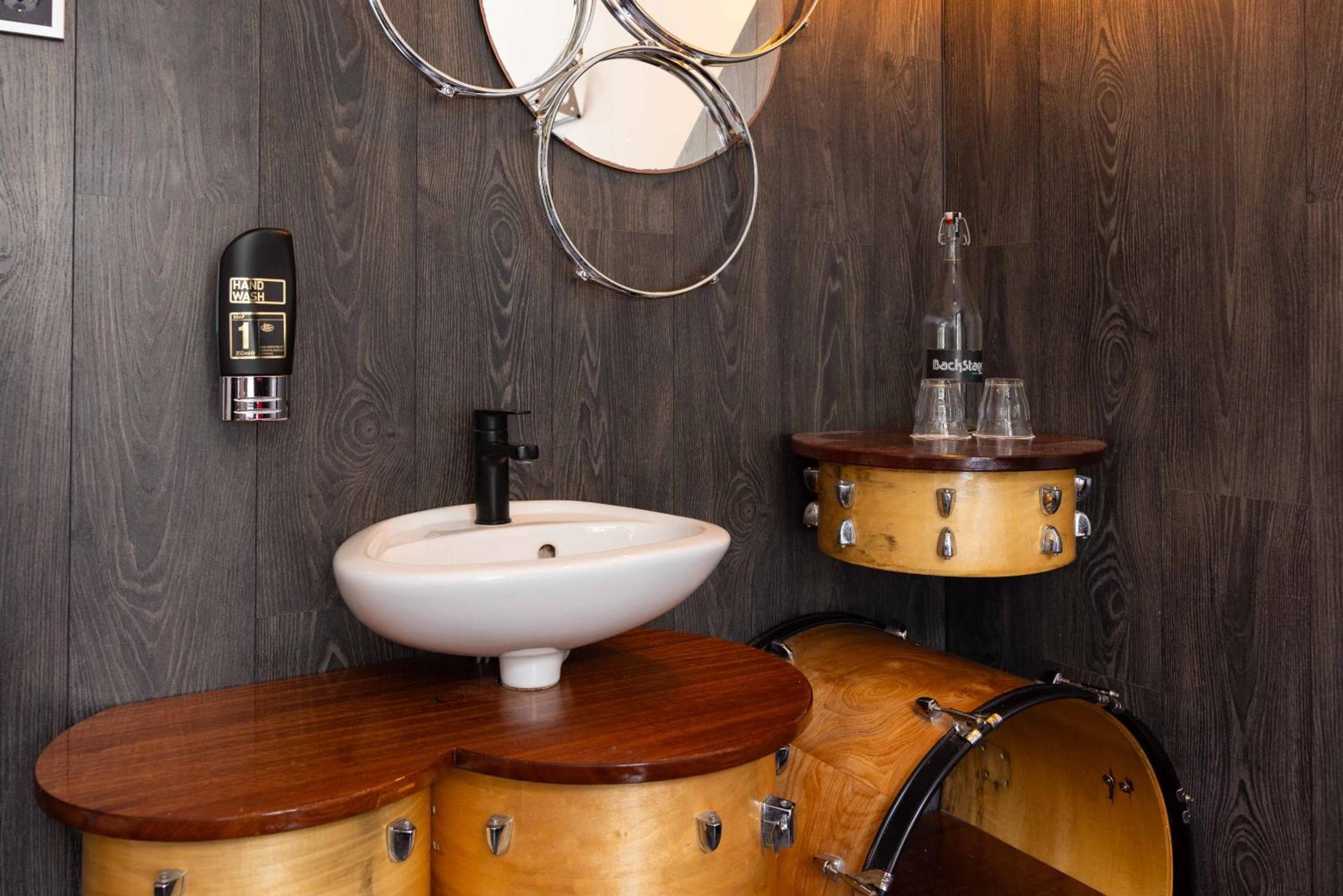 Backstage Hotel Amsterdam — 11