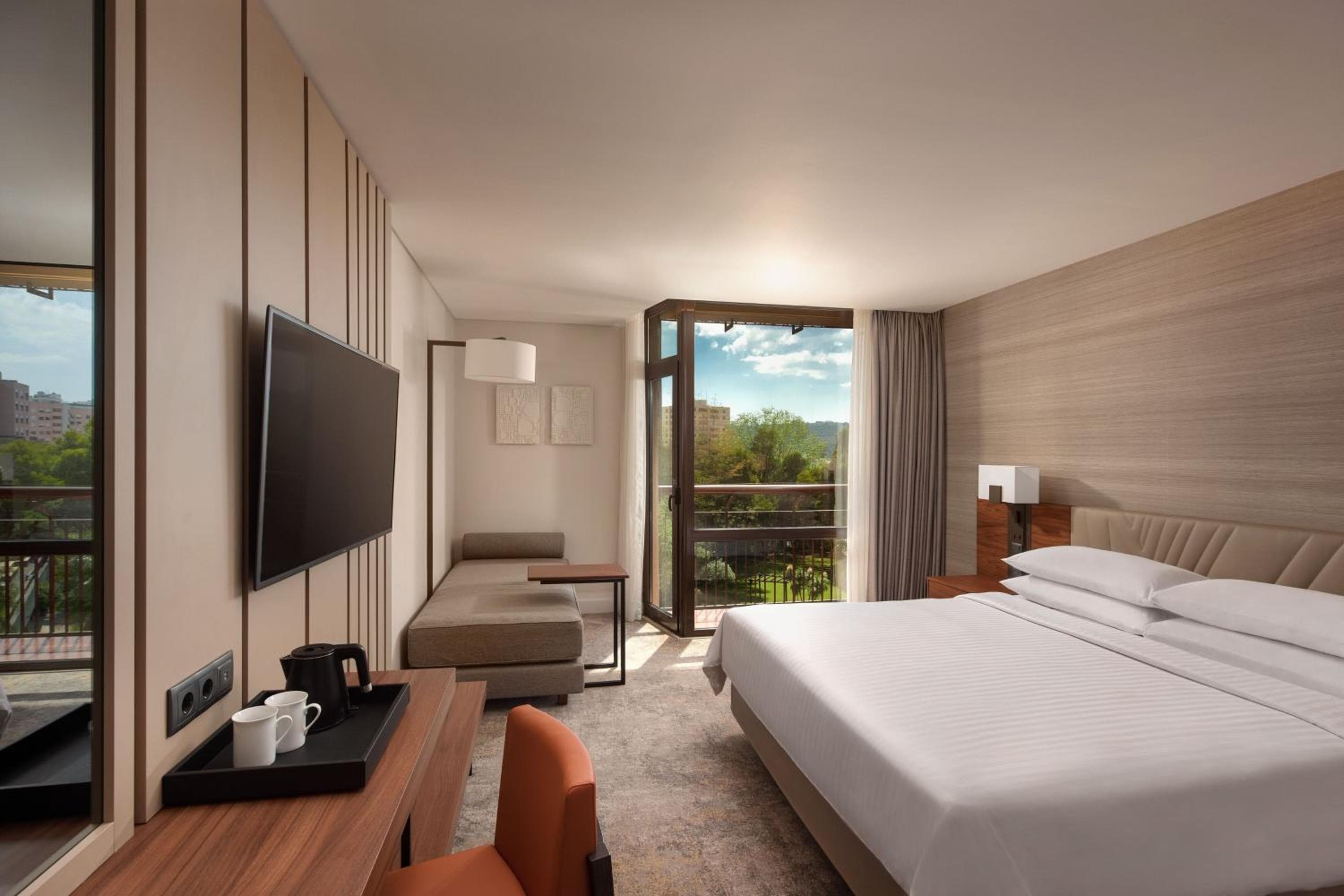 Lisbon Marriott Hotel — 5
