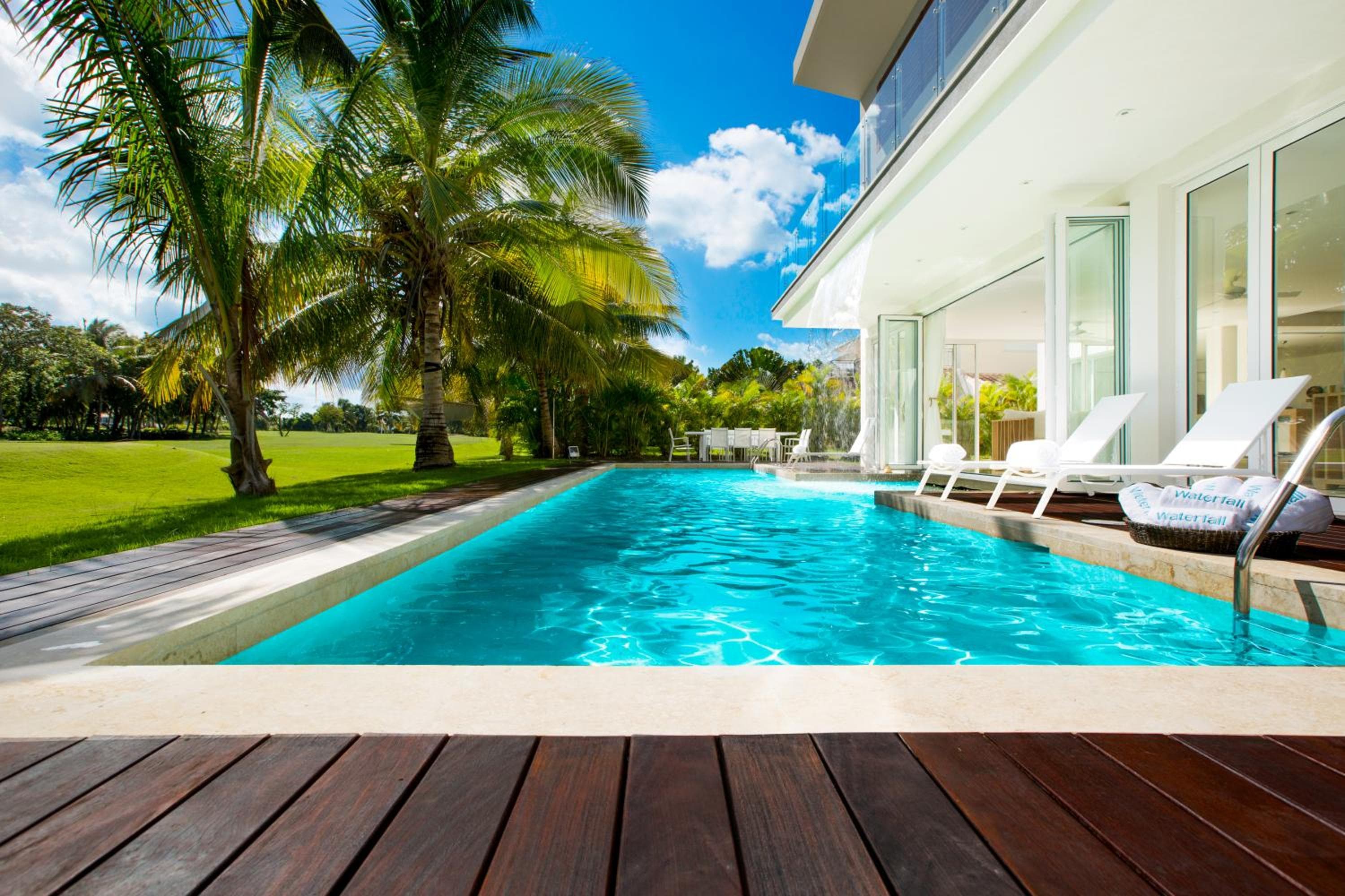 Luxury Rentals in Punta Cana - Exclusive Waterfall Villa with Private Pool, BBQ, Maid, Golf — 28