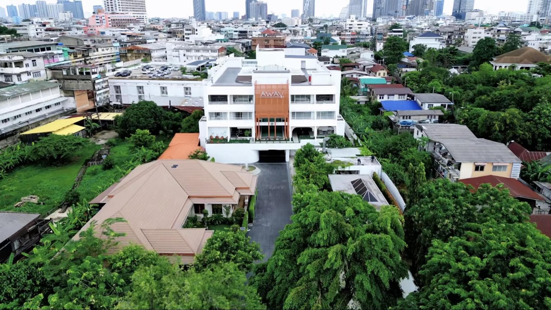 Lejos Bangkok Riverside Kene — 7