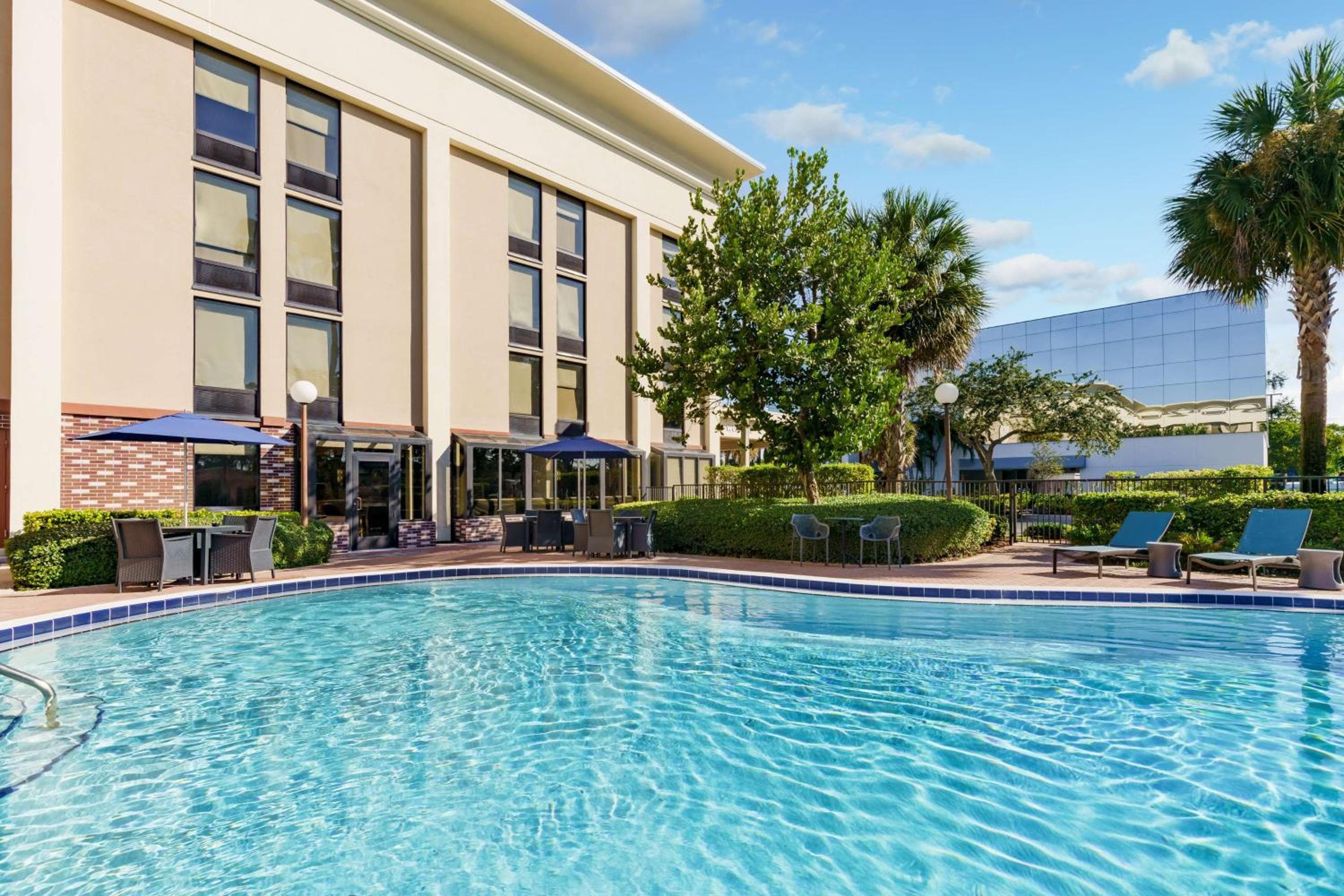 Hampton Inn Ft. Lauderdale-Cypress Creek — 9