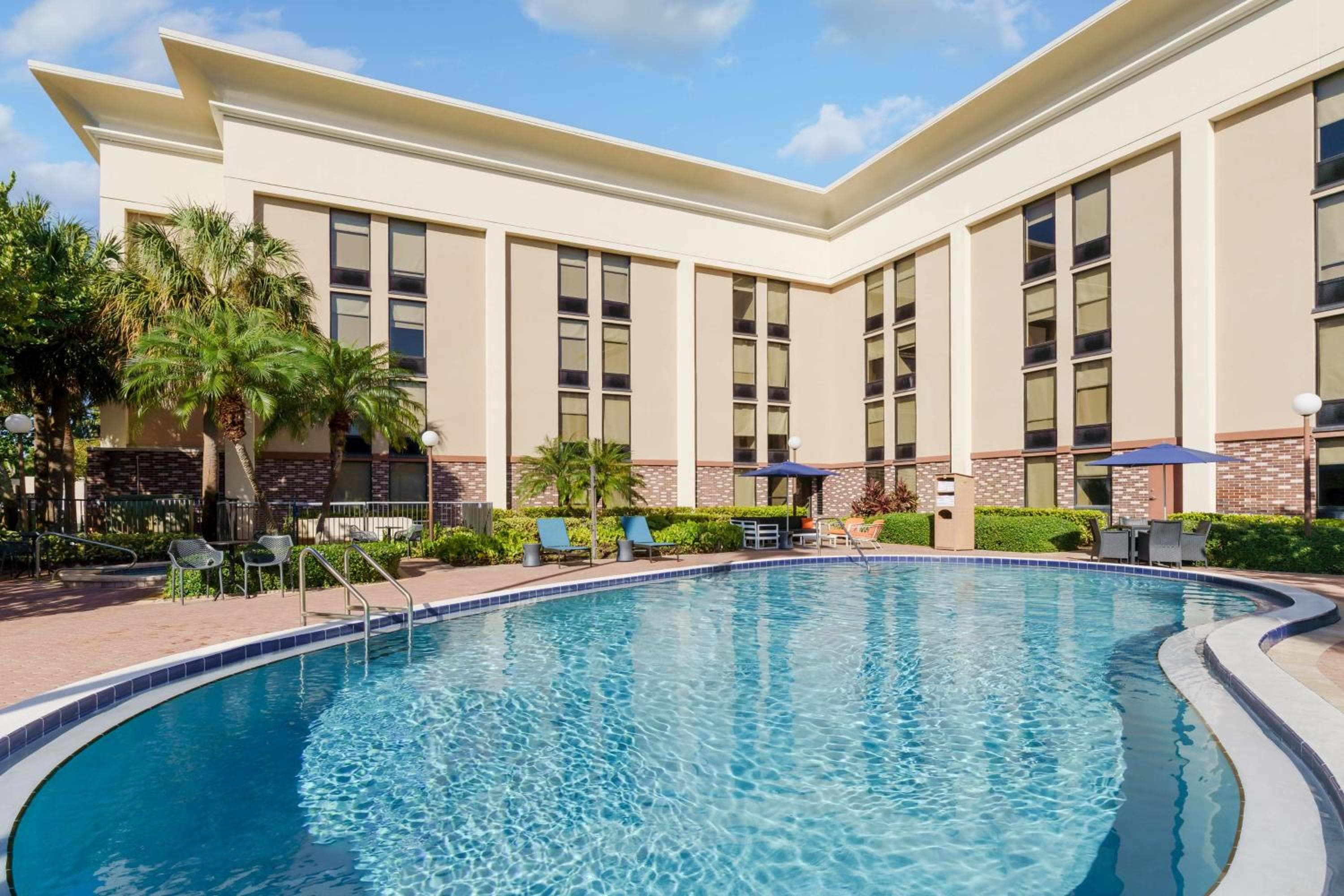 Hampton Inn Ft. Lauderdale-Cypress Creek — 8