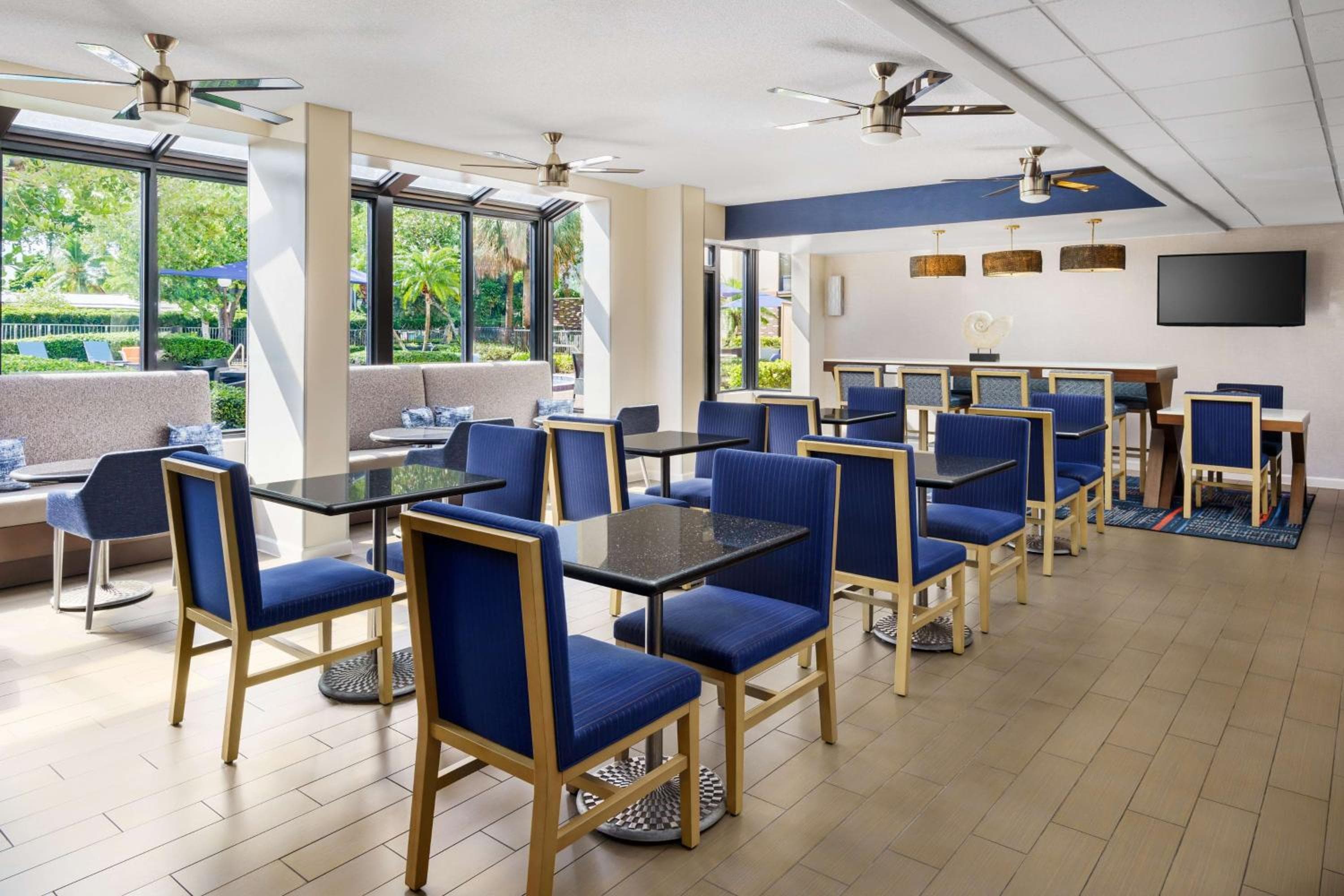 Hampton Inn Ft. Lauderdale-Cypress Creek — 11