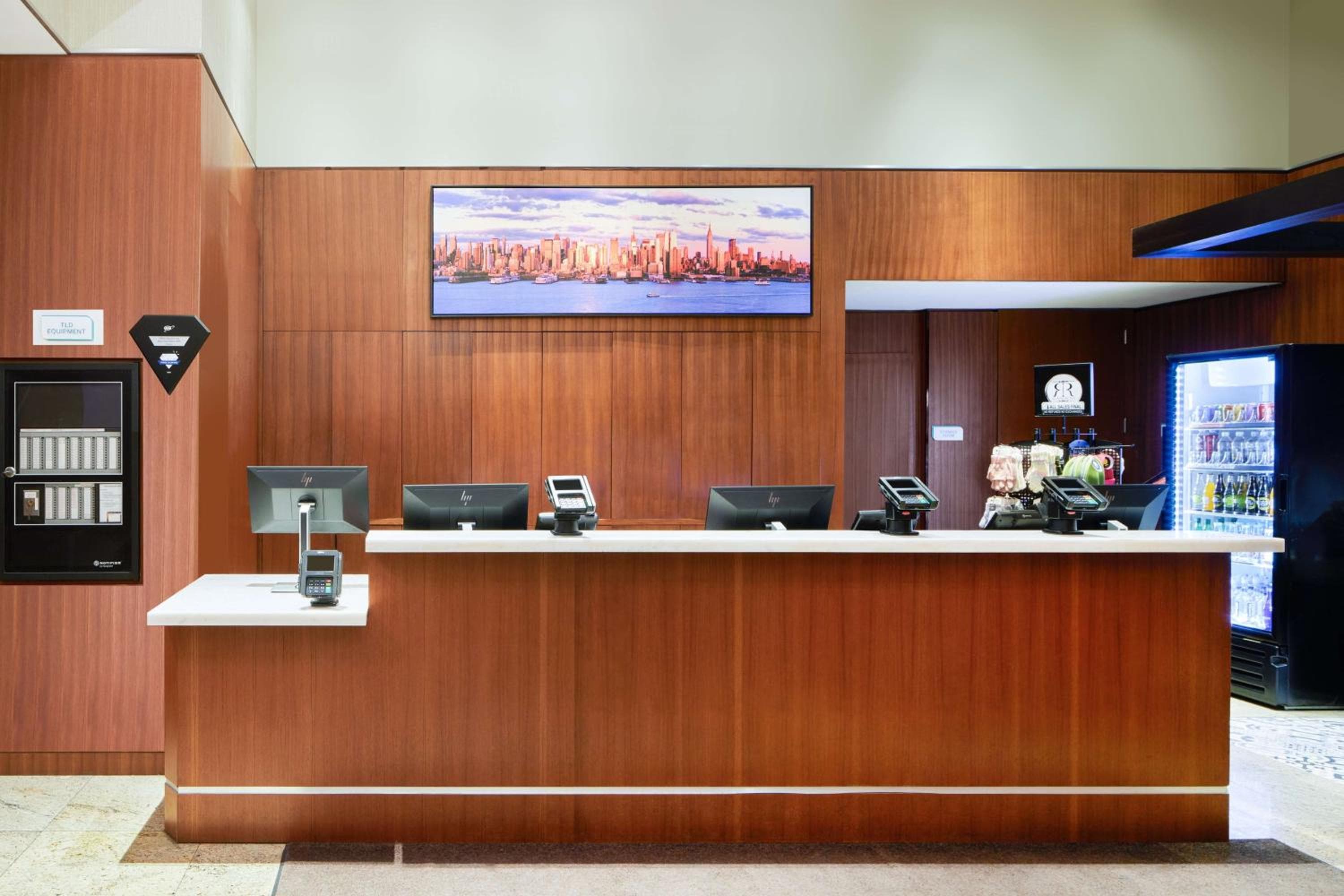 Hilton Garden Inn West 35th Street — 7
