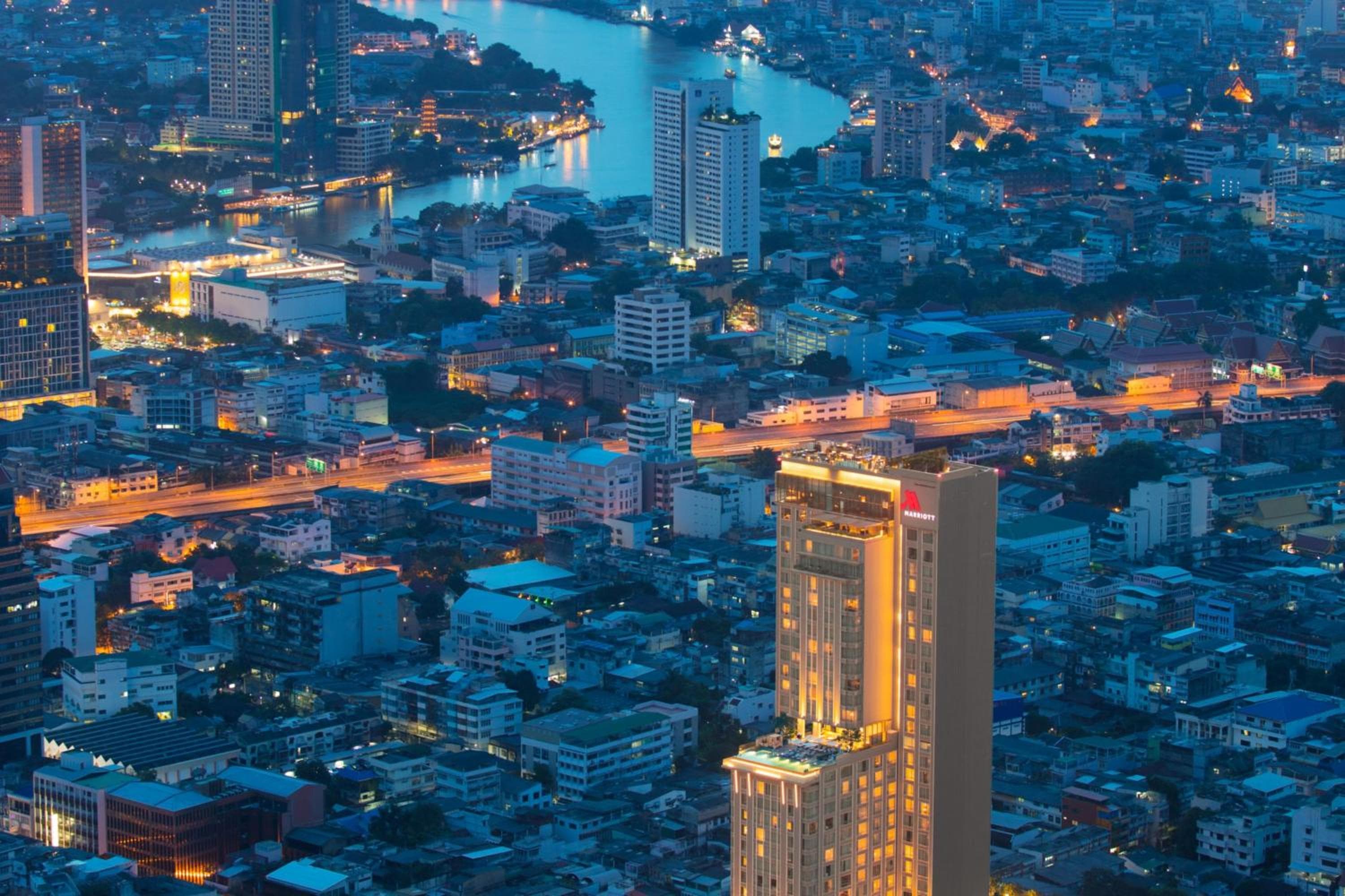 Bangkok Marriott Hotel Il Surawongse — 1