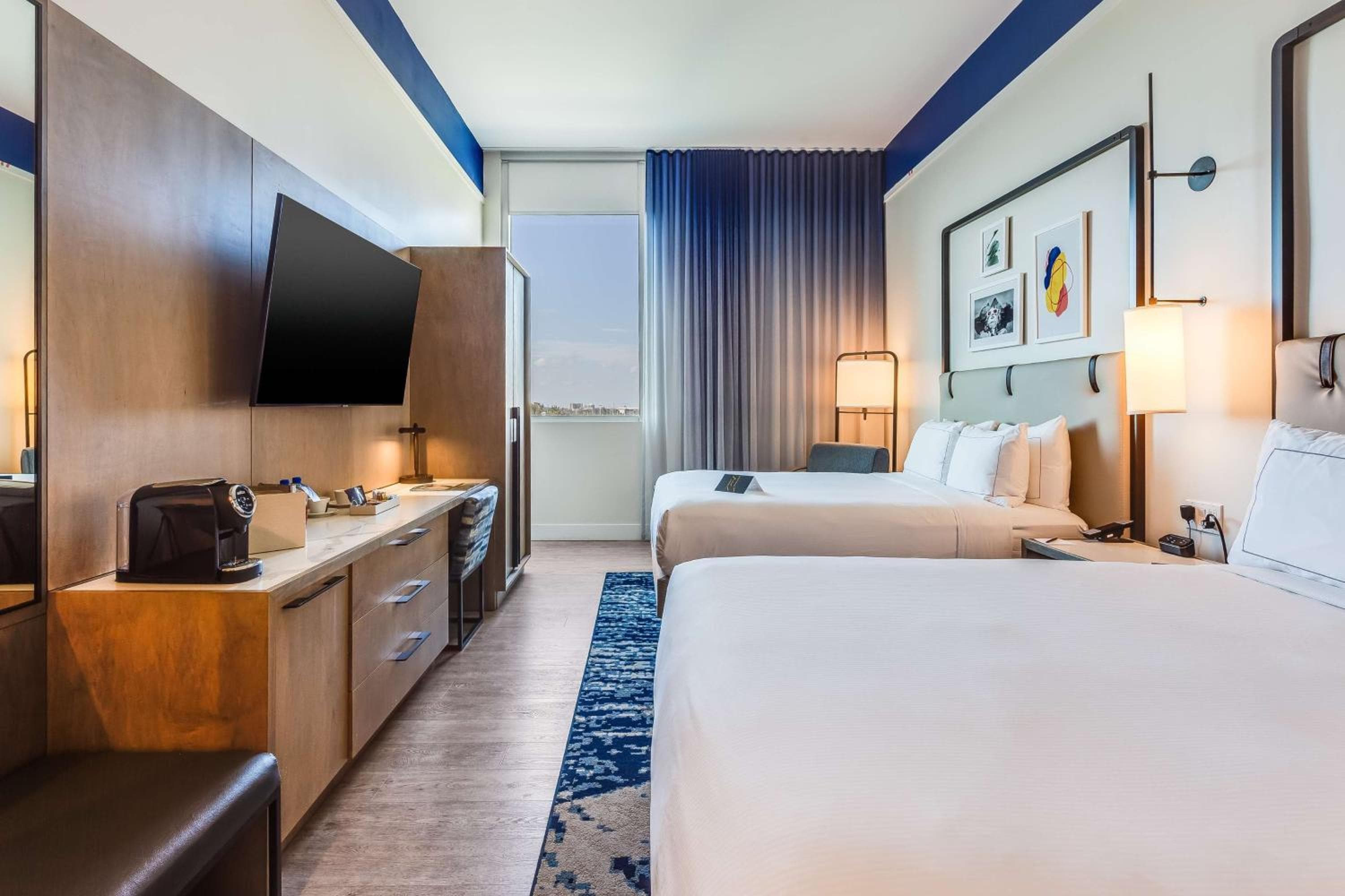 SERENA Hotel Aventura Miami, Tapestry Collection by Hilton — 2