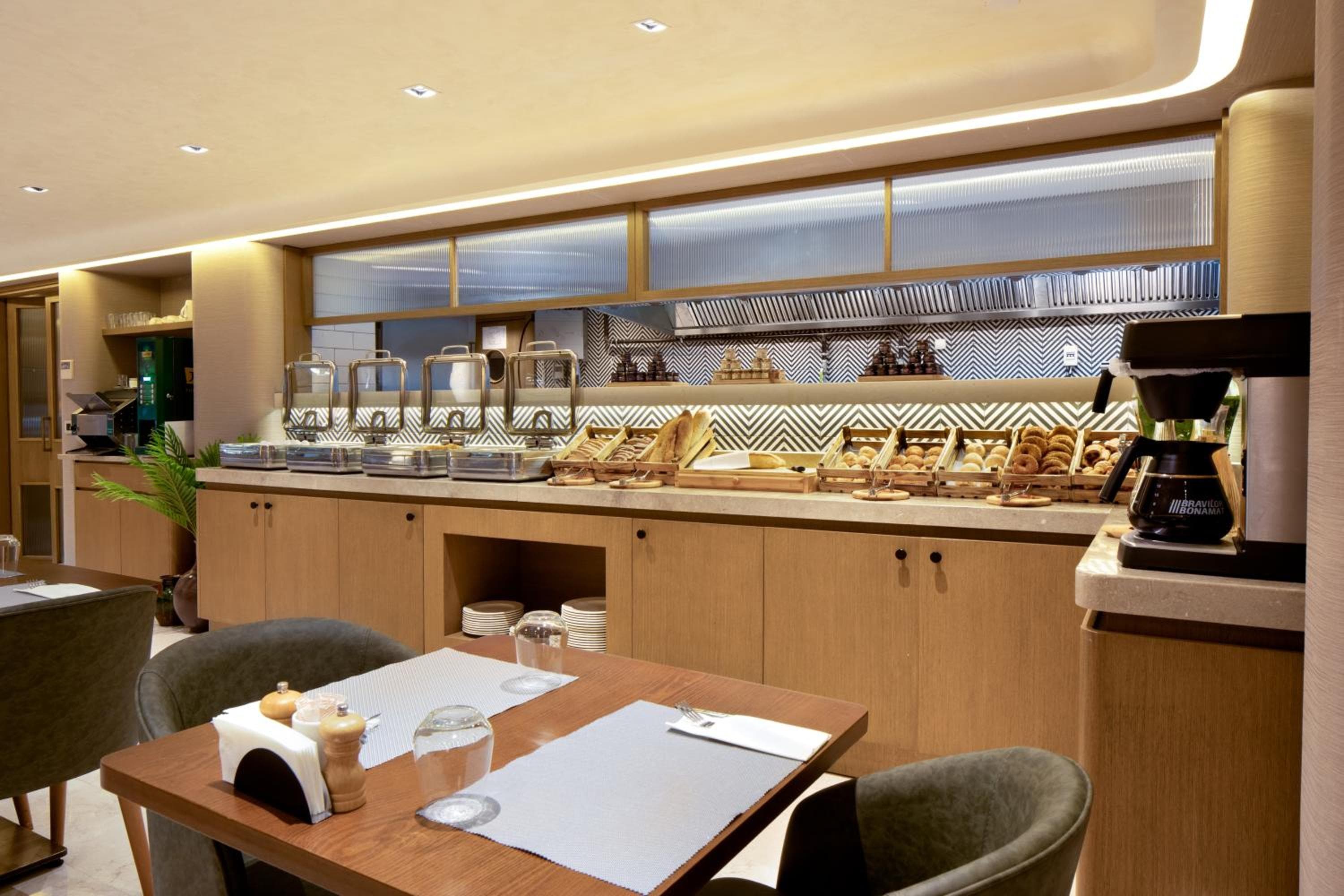 Bentley Hotel Old City-Special Class — 2