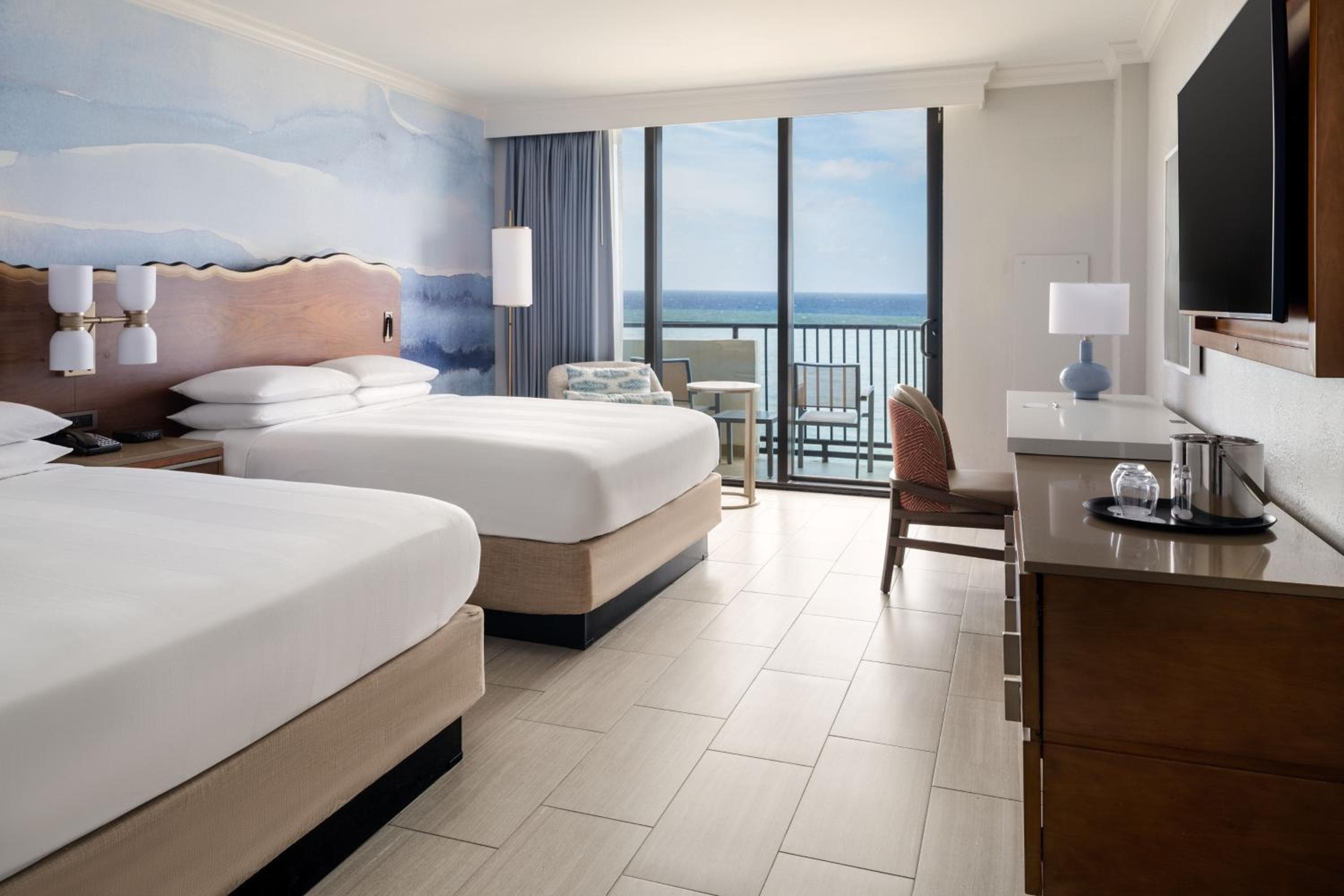 Fort Lauderdale Marriott Harbor Beach Resort & Spa — 12
