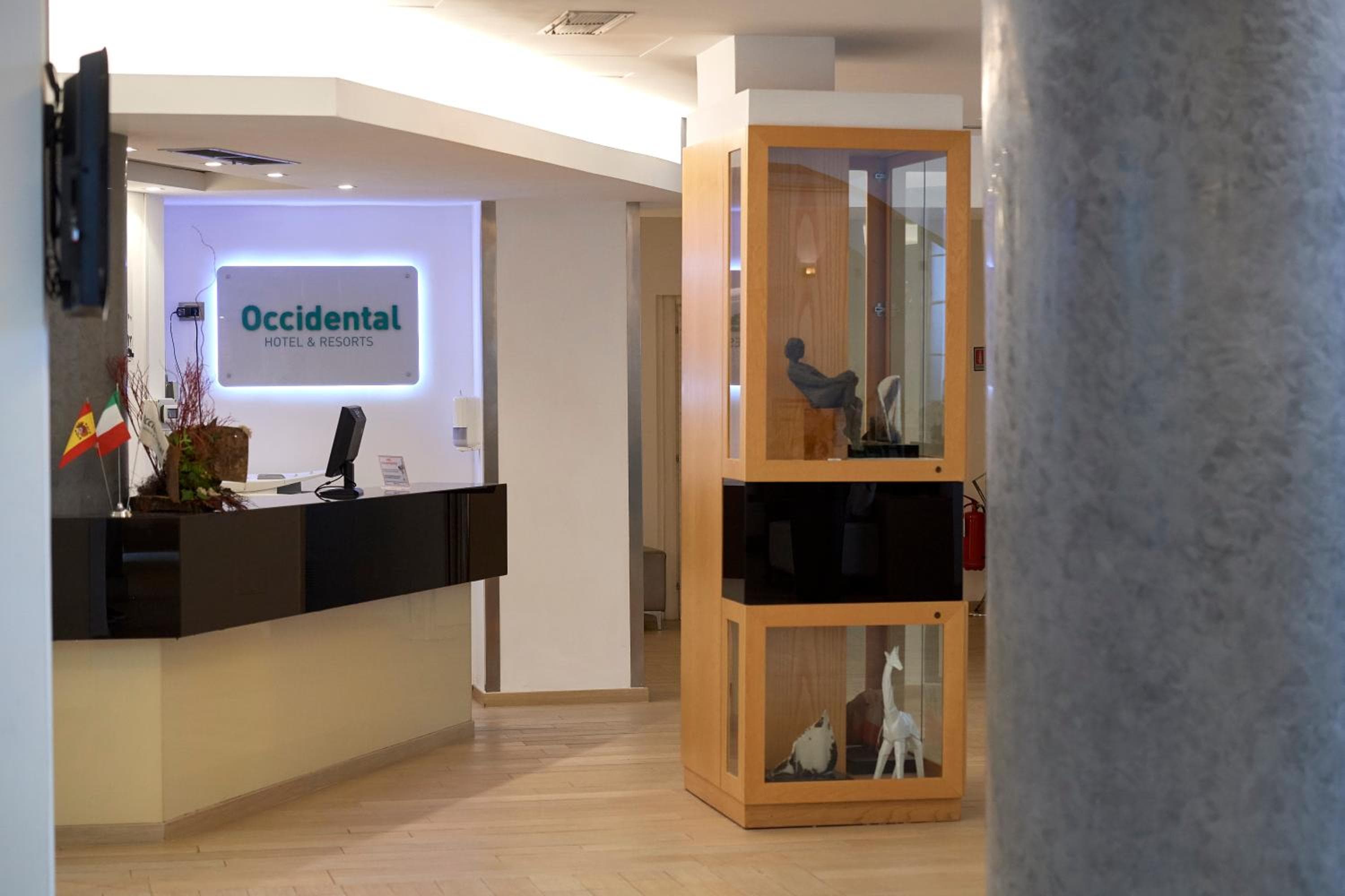 Occidental Aurelia — 11