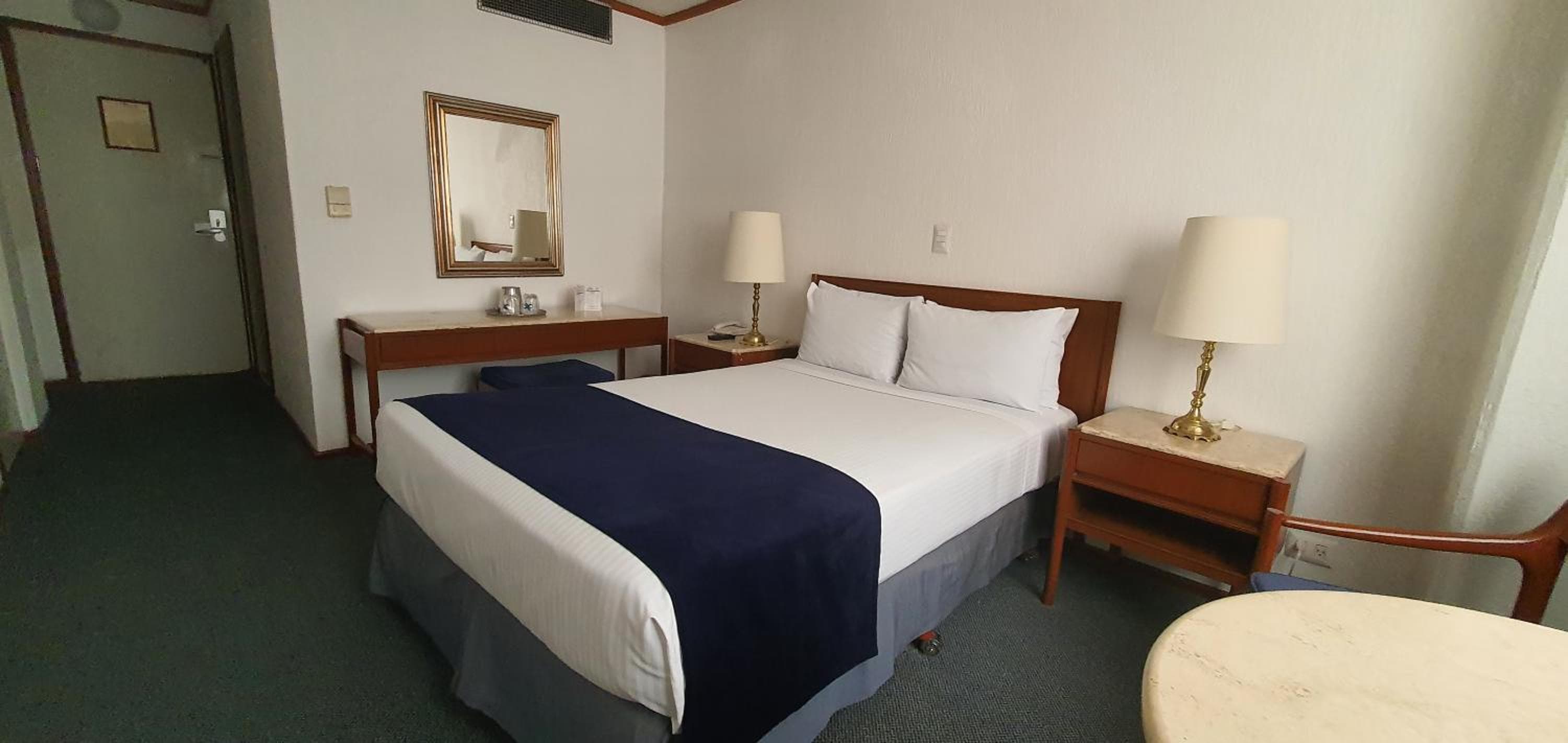 Hotel Bristol — 13