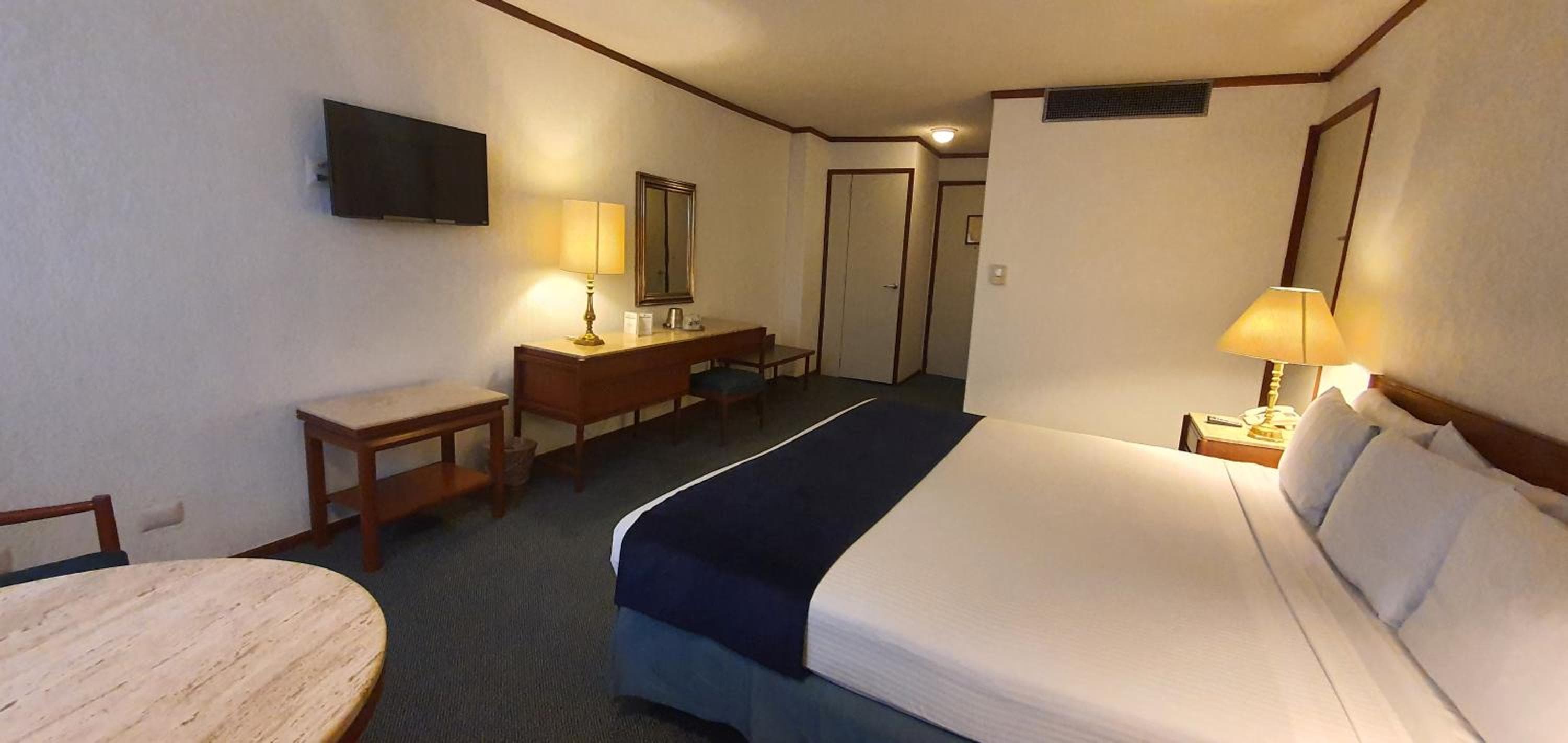 Hotel Bristol — 8