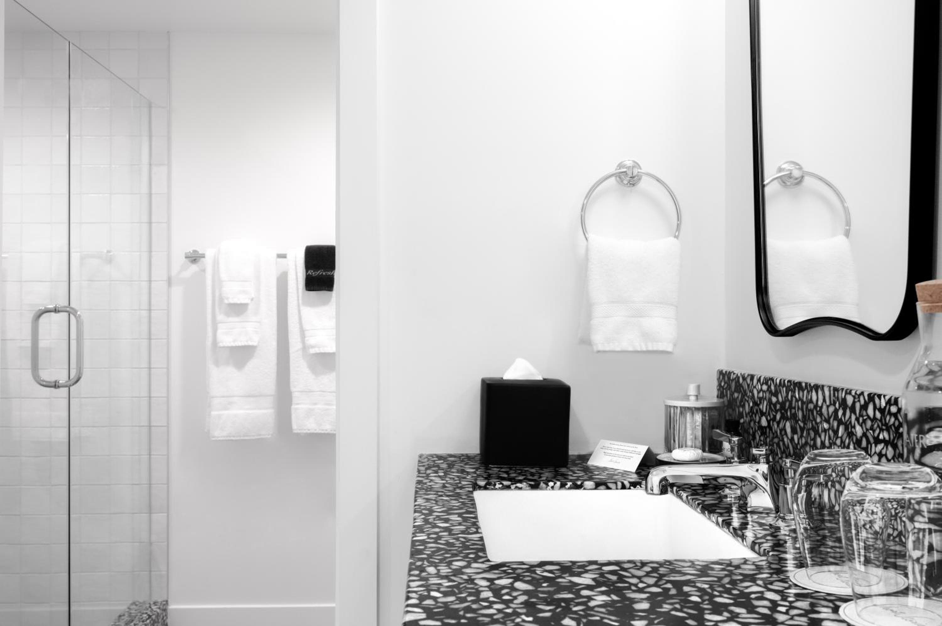 Short Stories Hotel Near The Grove — 7