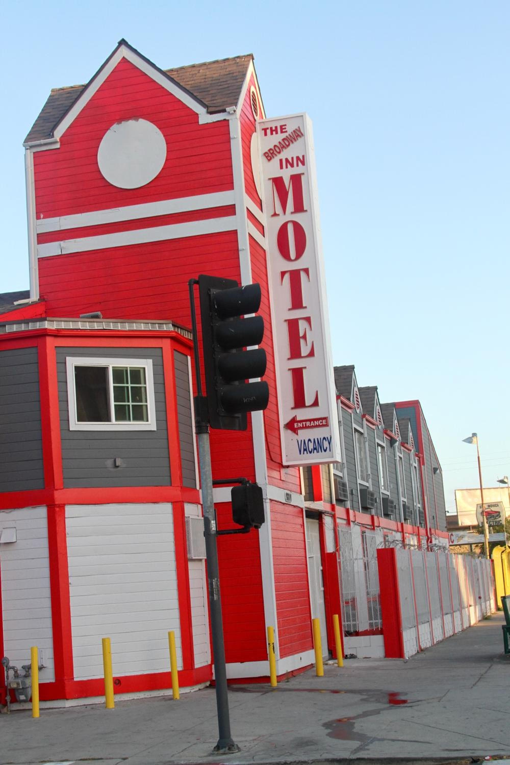 Broadway Inn Motel — 4