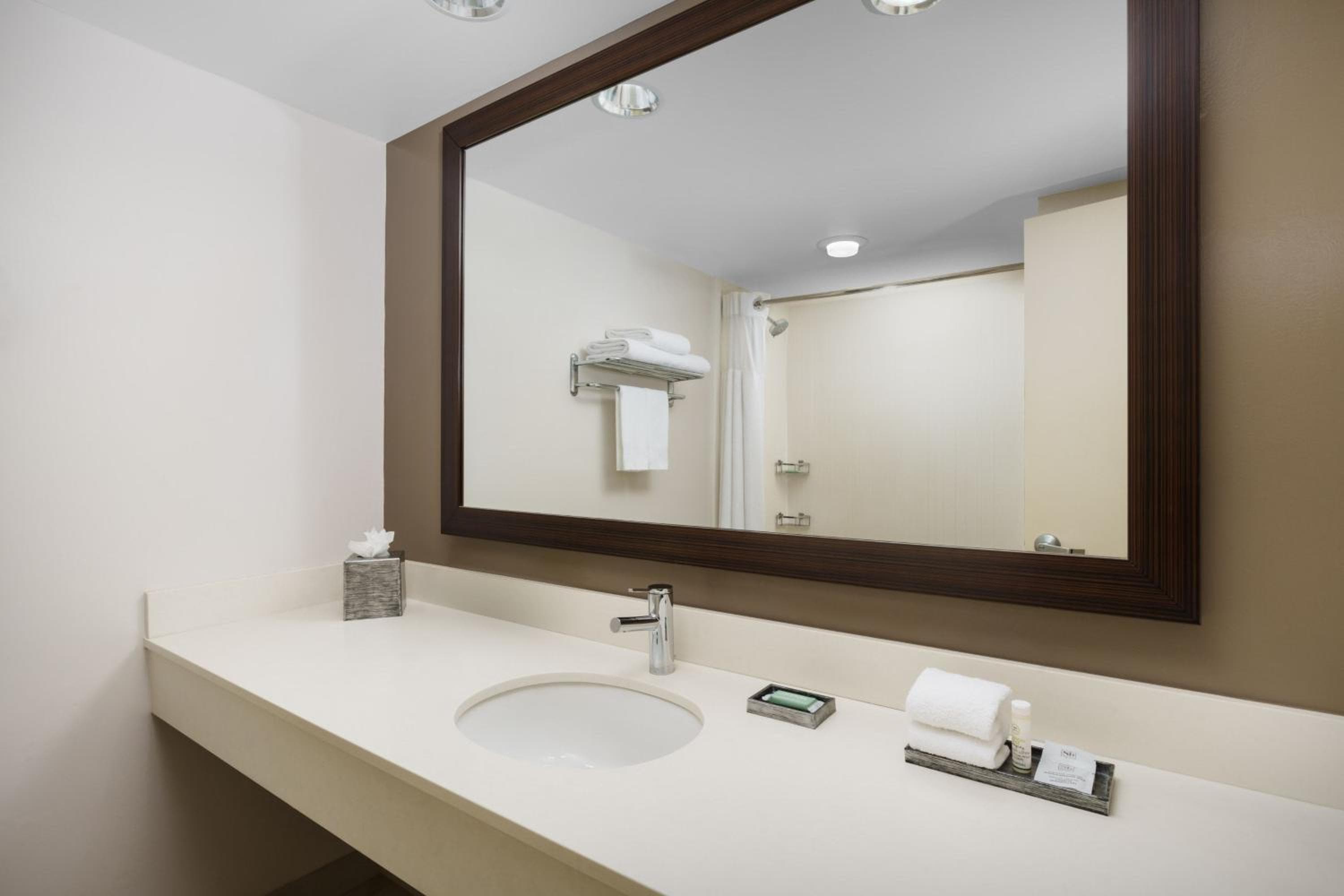 Courtyard by Marriott Fort Lauderdale North/Cypress Creek — 13