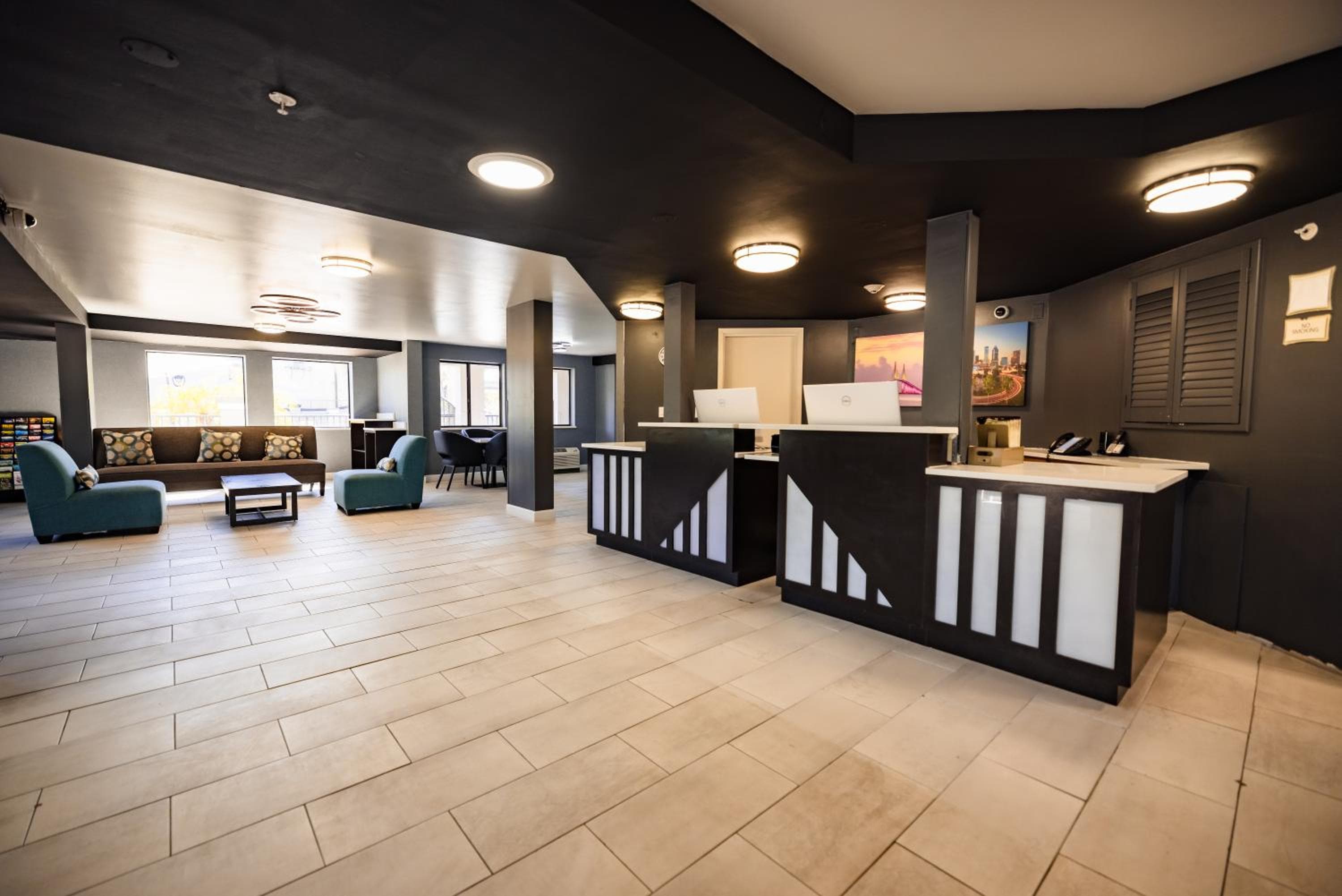 La Quinta Inn by Wyndham Tampa Near Busch Gardens — 11