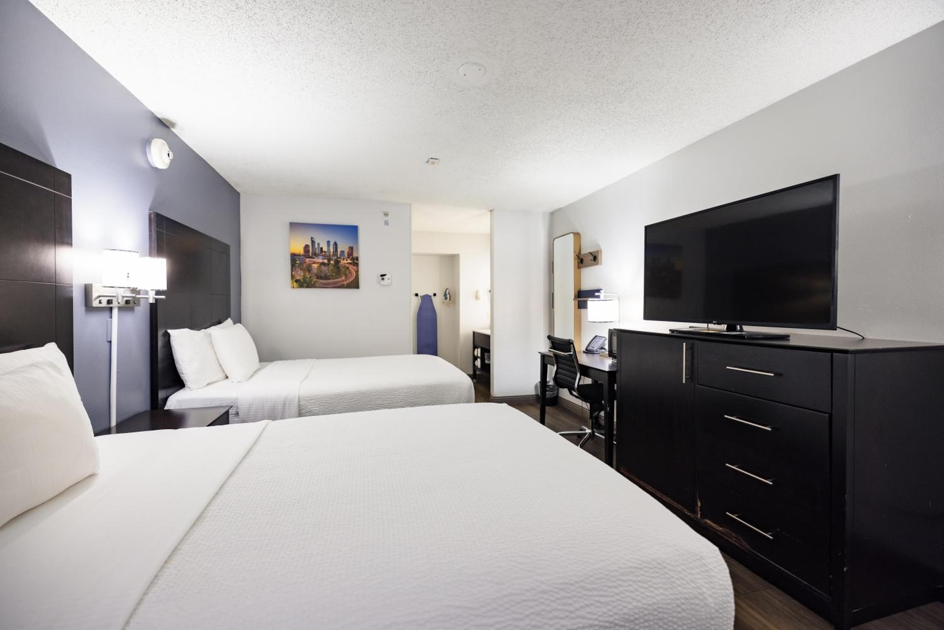 La Quinta Inn by Wyndham Tampa Near Busch Gardens — 20