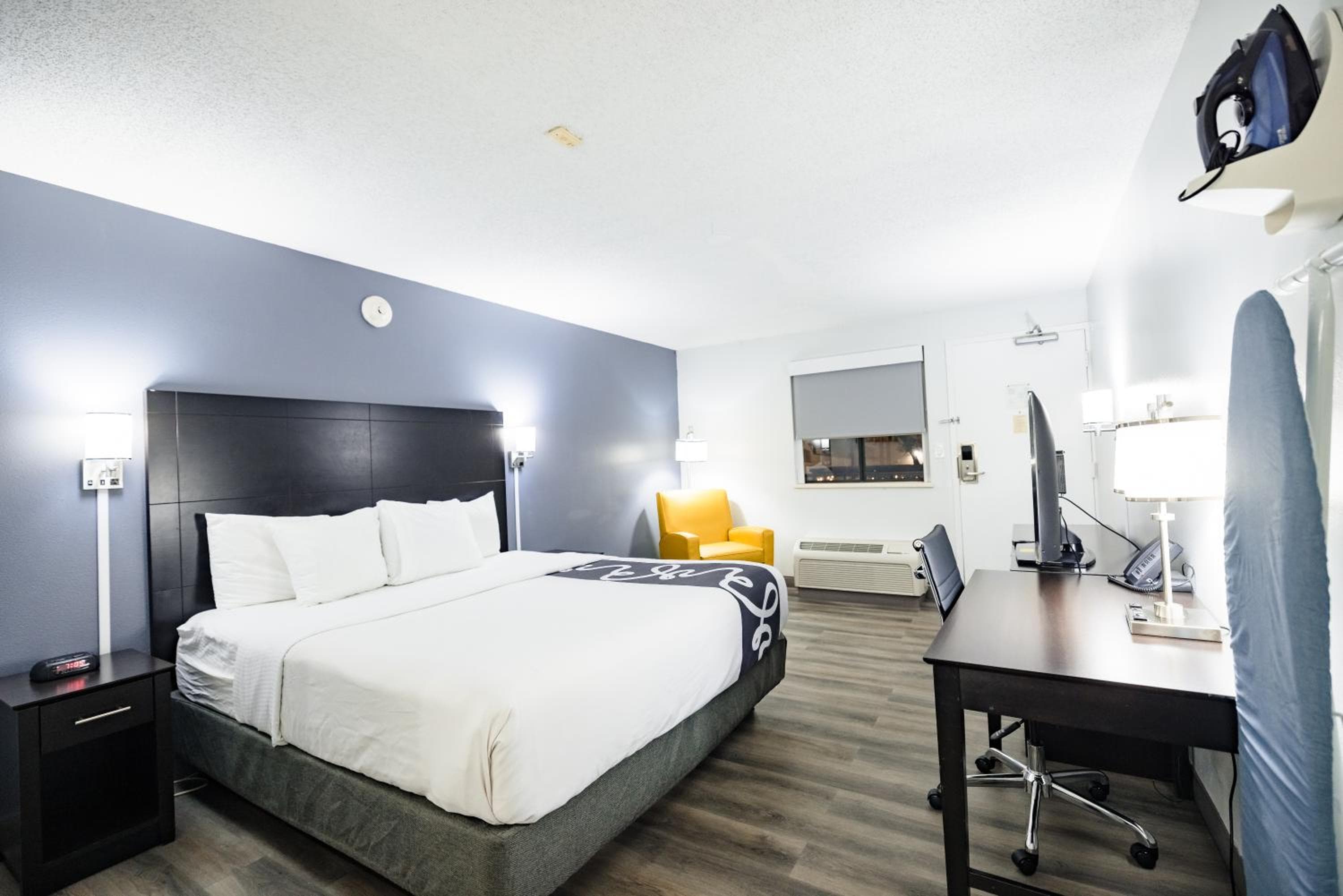 La Quinta Inn by Wyndham Tampa Near Busch Gardens — 21