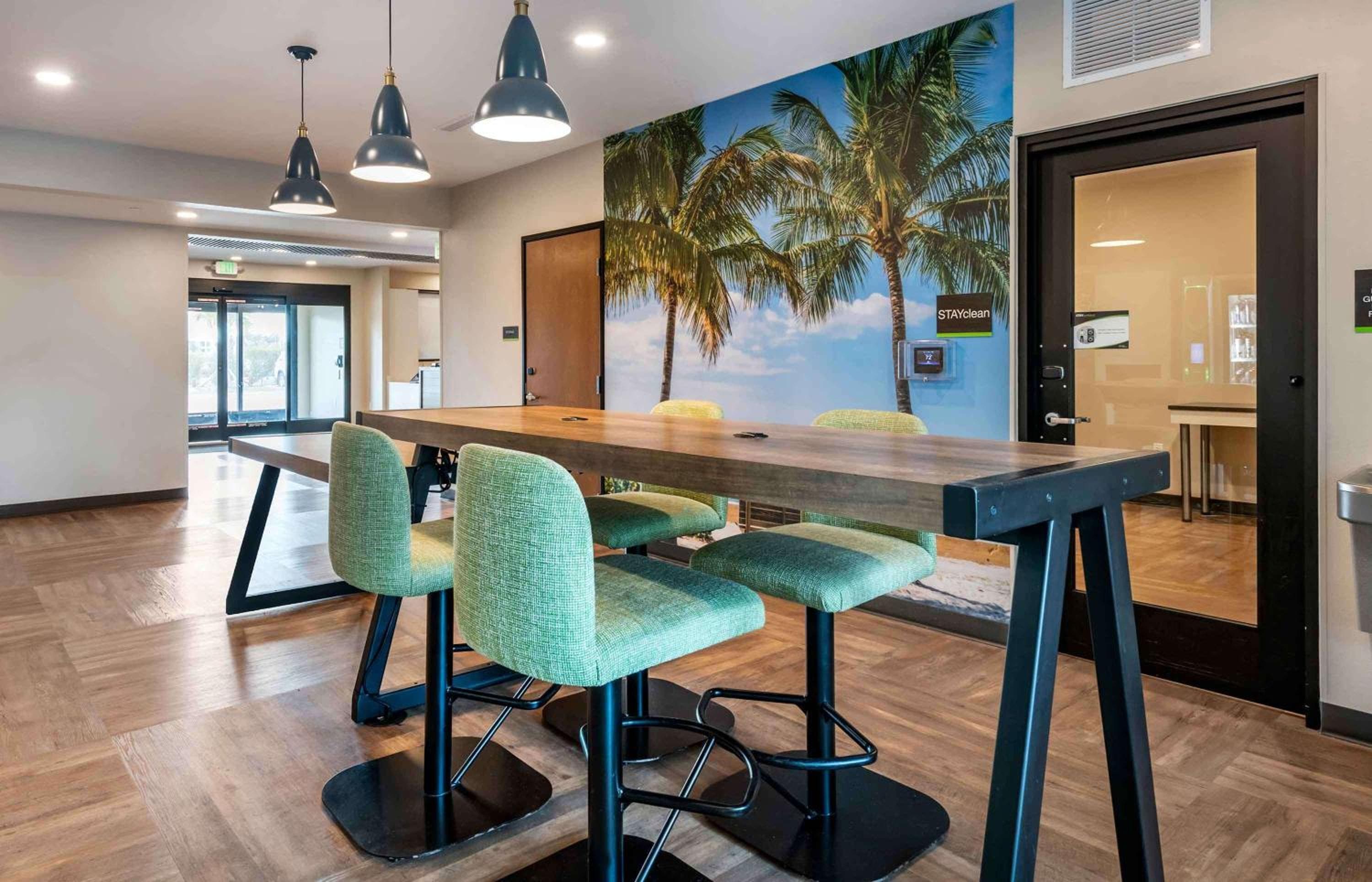 Soggiorno prolungato America Premier Suites - Tampa - Fiera - Casinò — 9