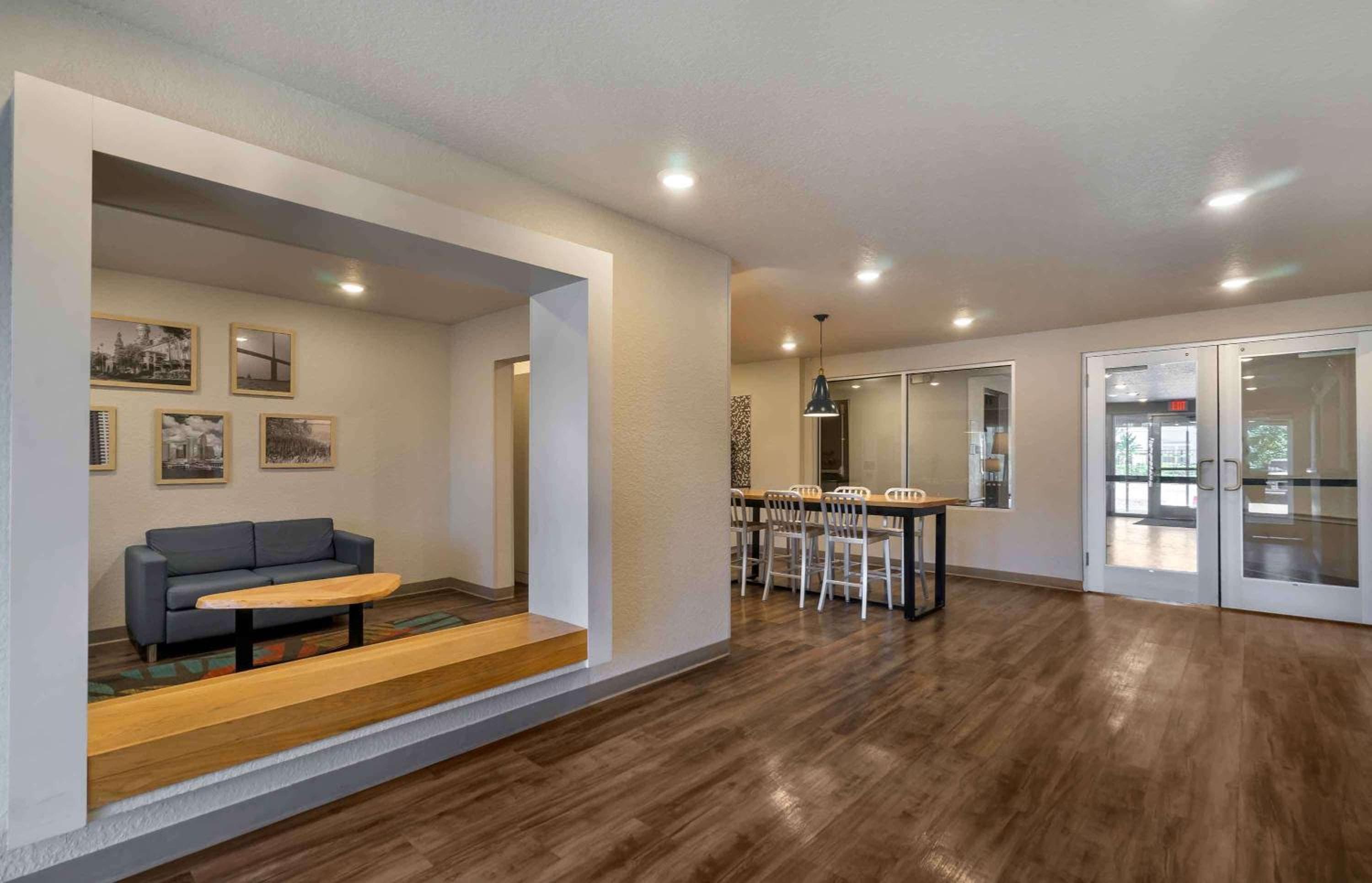 Extended Stay America Suites - Tampa - Brandon - Este — 4