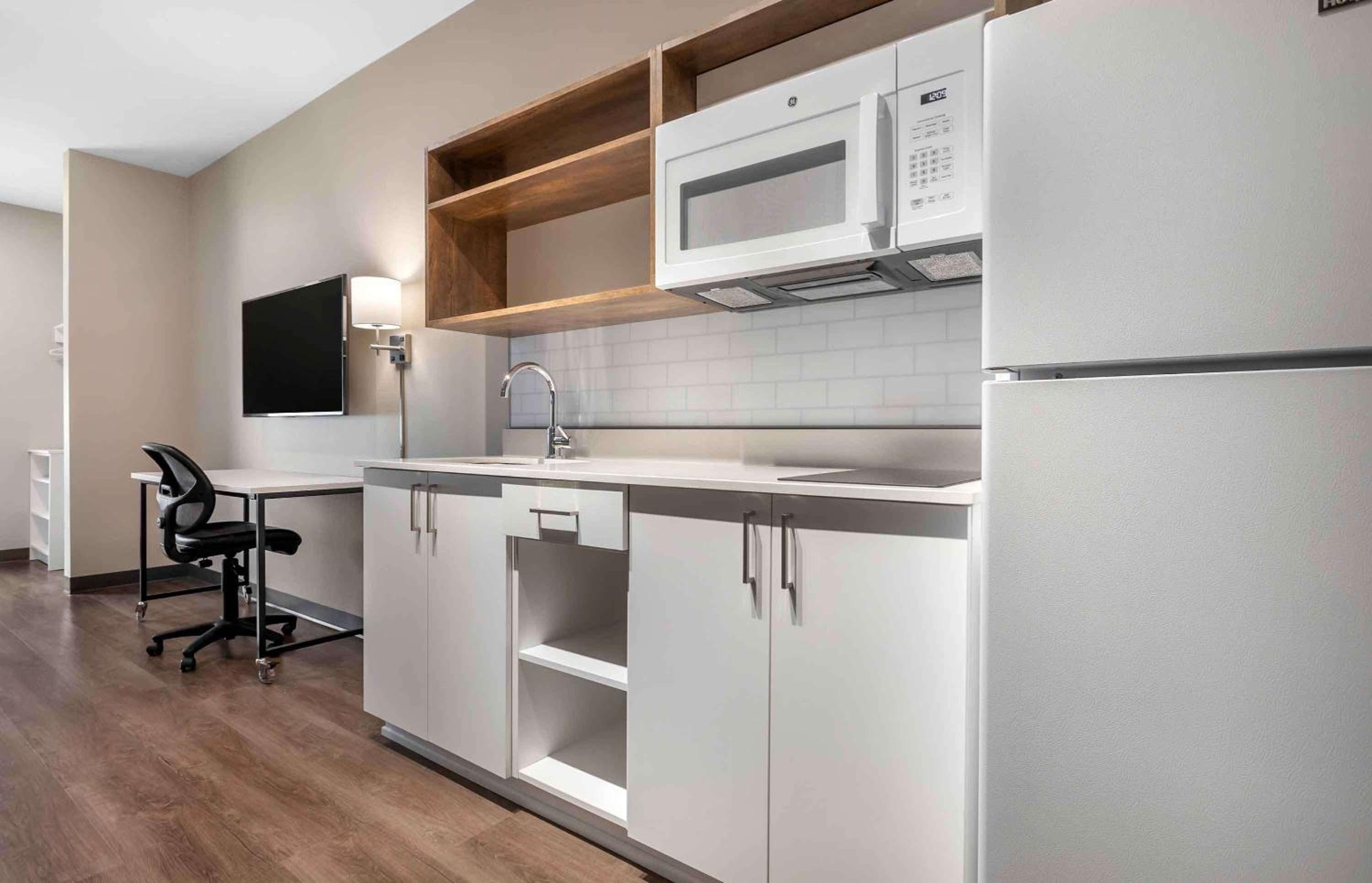 Soggiorno prolungato America Premier Suites - Tampa - Fiera - Casinò — 24