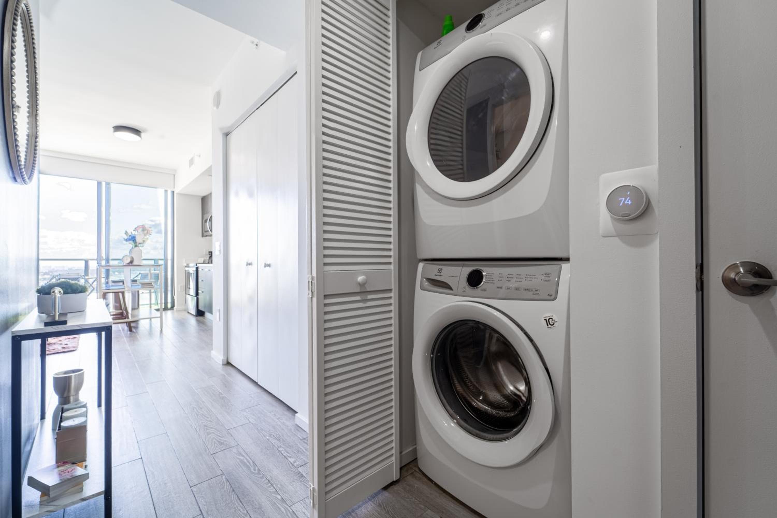 TR Miami Luxury de un dormitorio y estudios — 3
