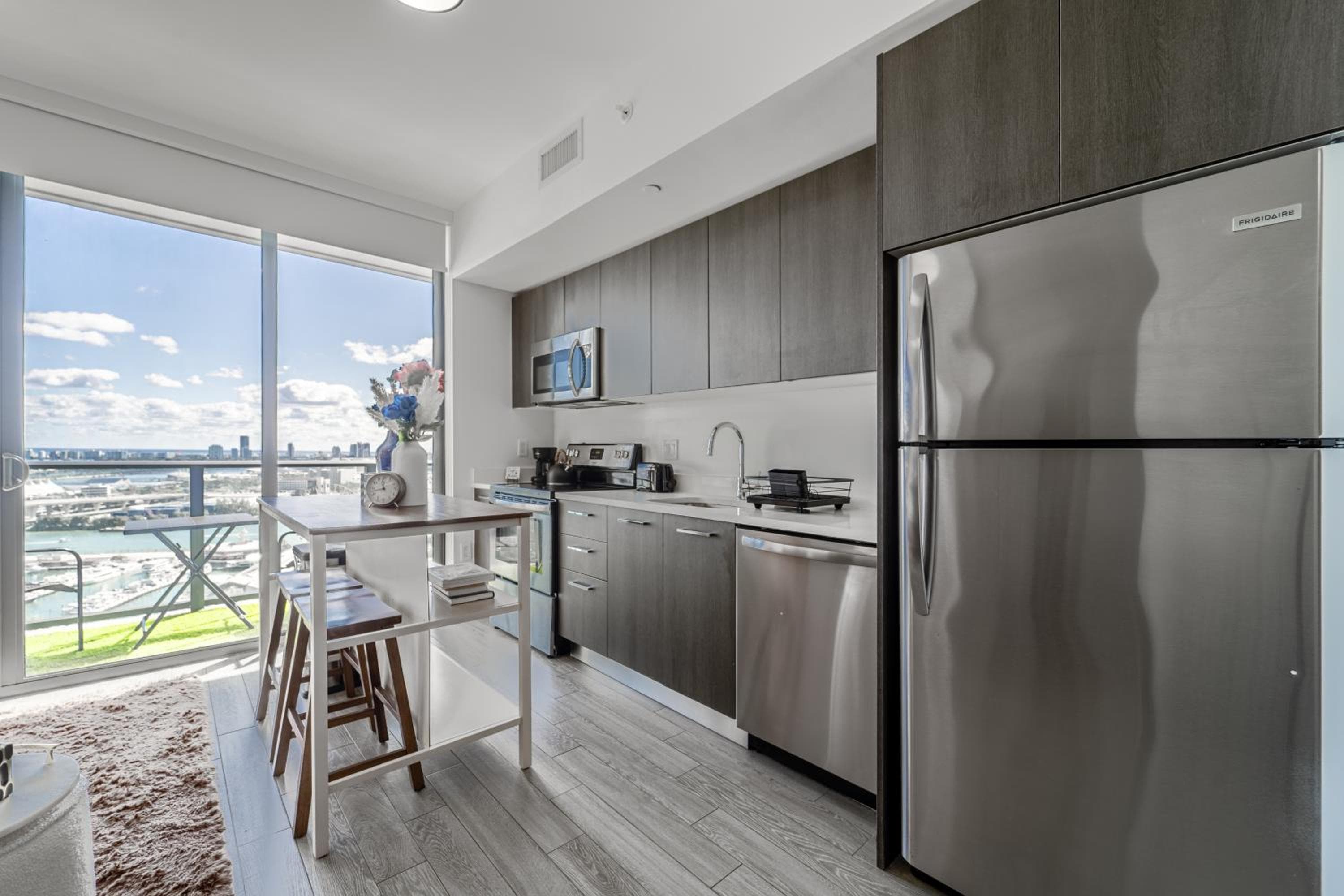 TR Miami Luxury de un dormitorio y estudios — 5