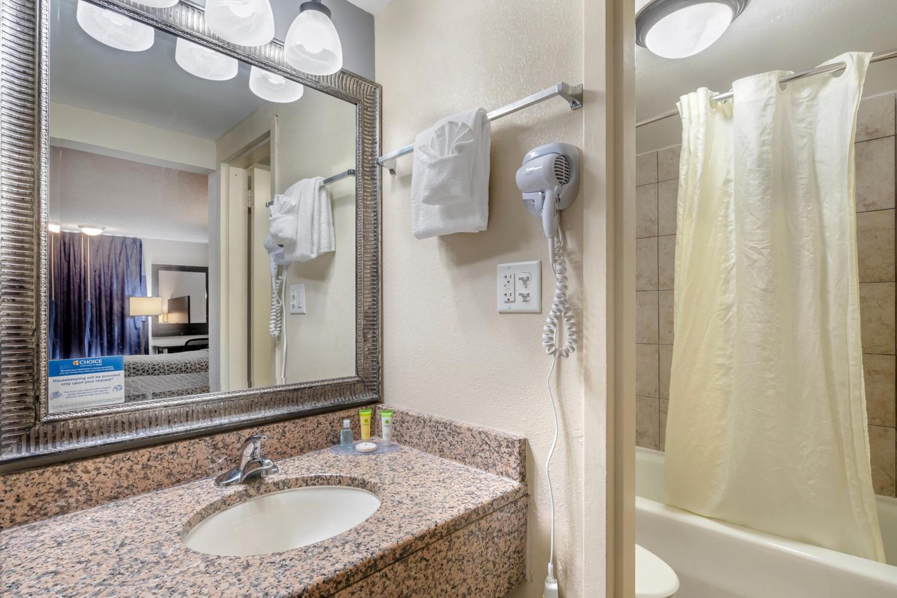 Econo Lodge International Drive — 26