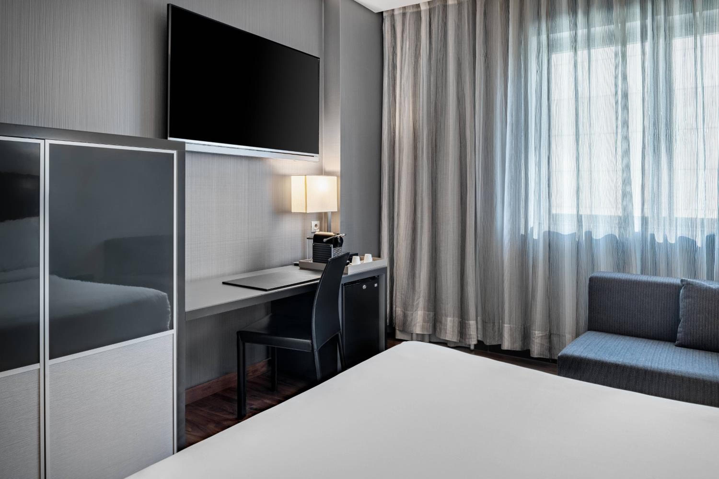 AC Hotel Madrid Feria by Marriott — 9
