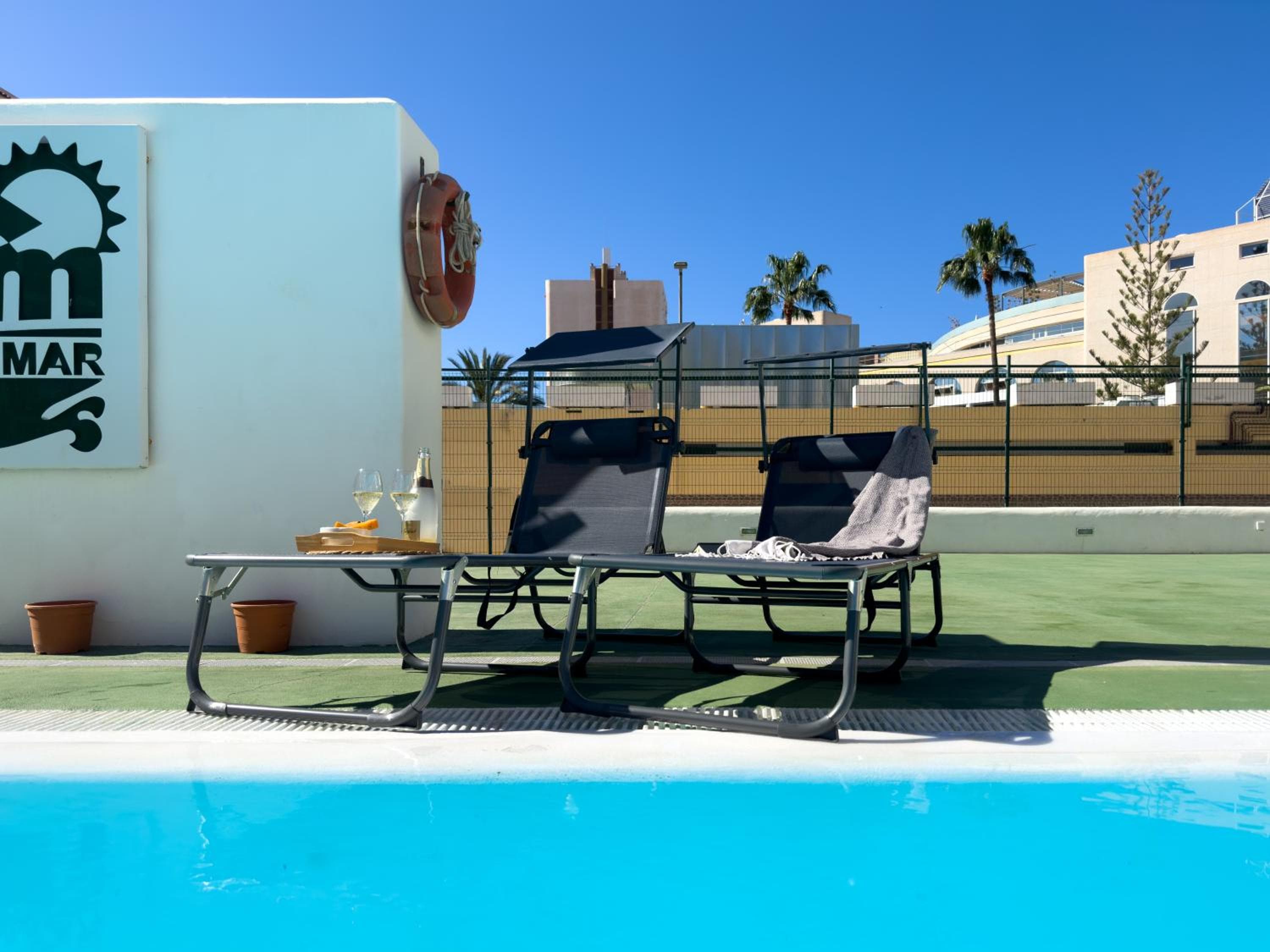 Amazing 3-bedroom apartment. Pool and sea view! — 1
