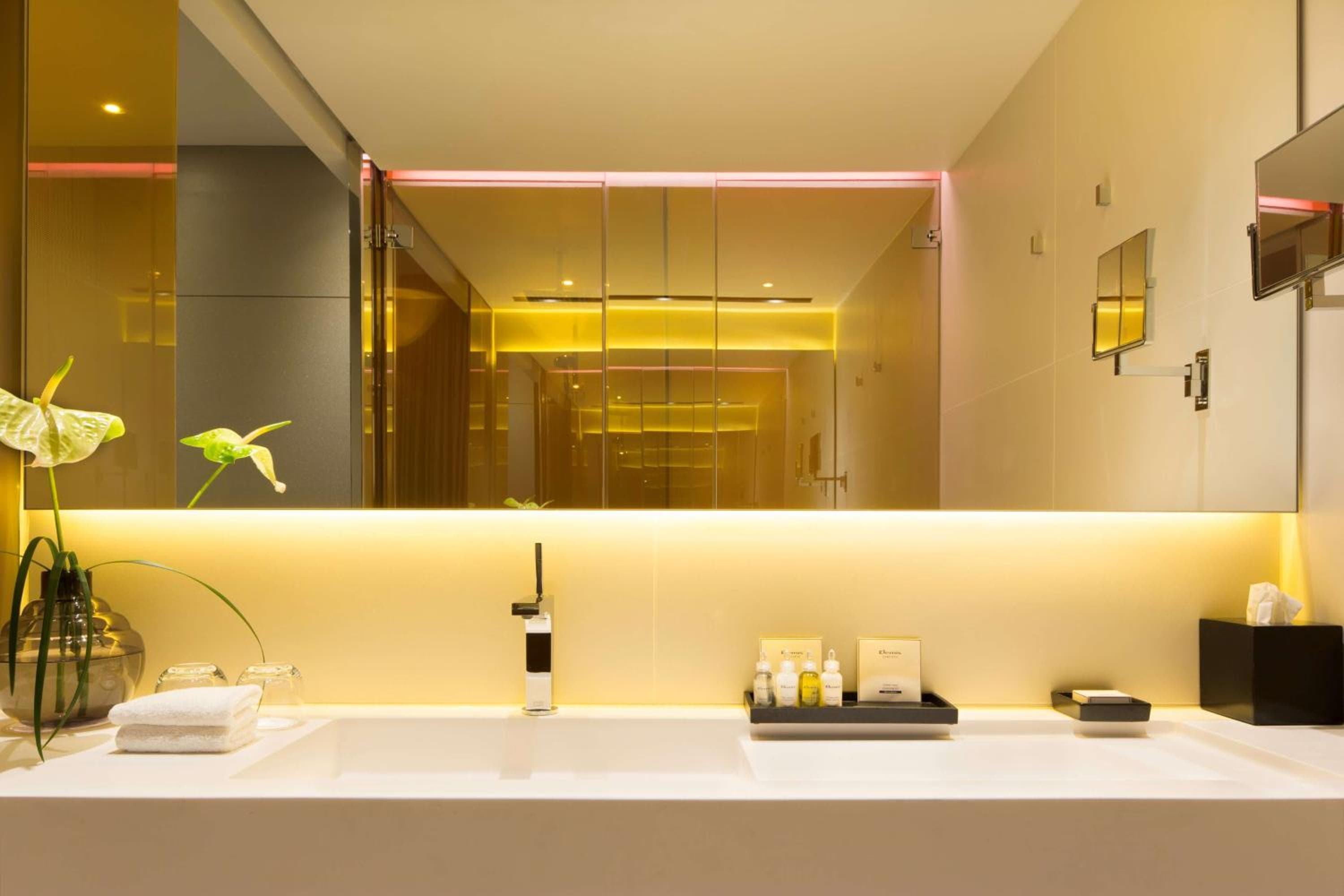 art'otel amsterdam — 7
