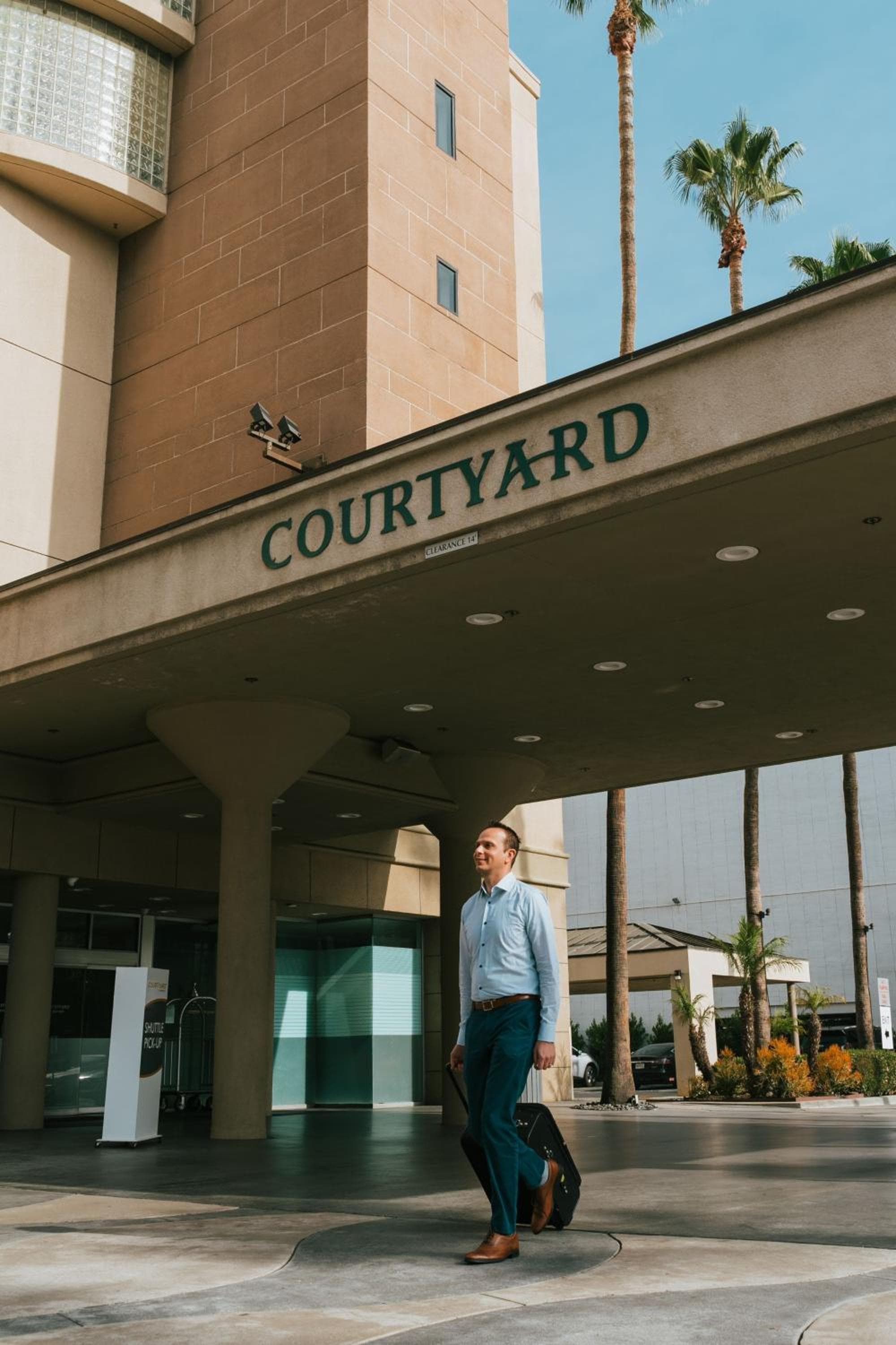 Courtyard by Marriott Los Angeles LAX / Century Boulevard — 4