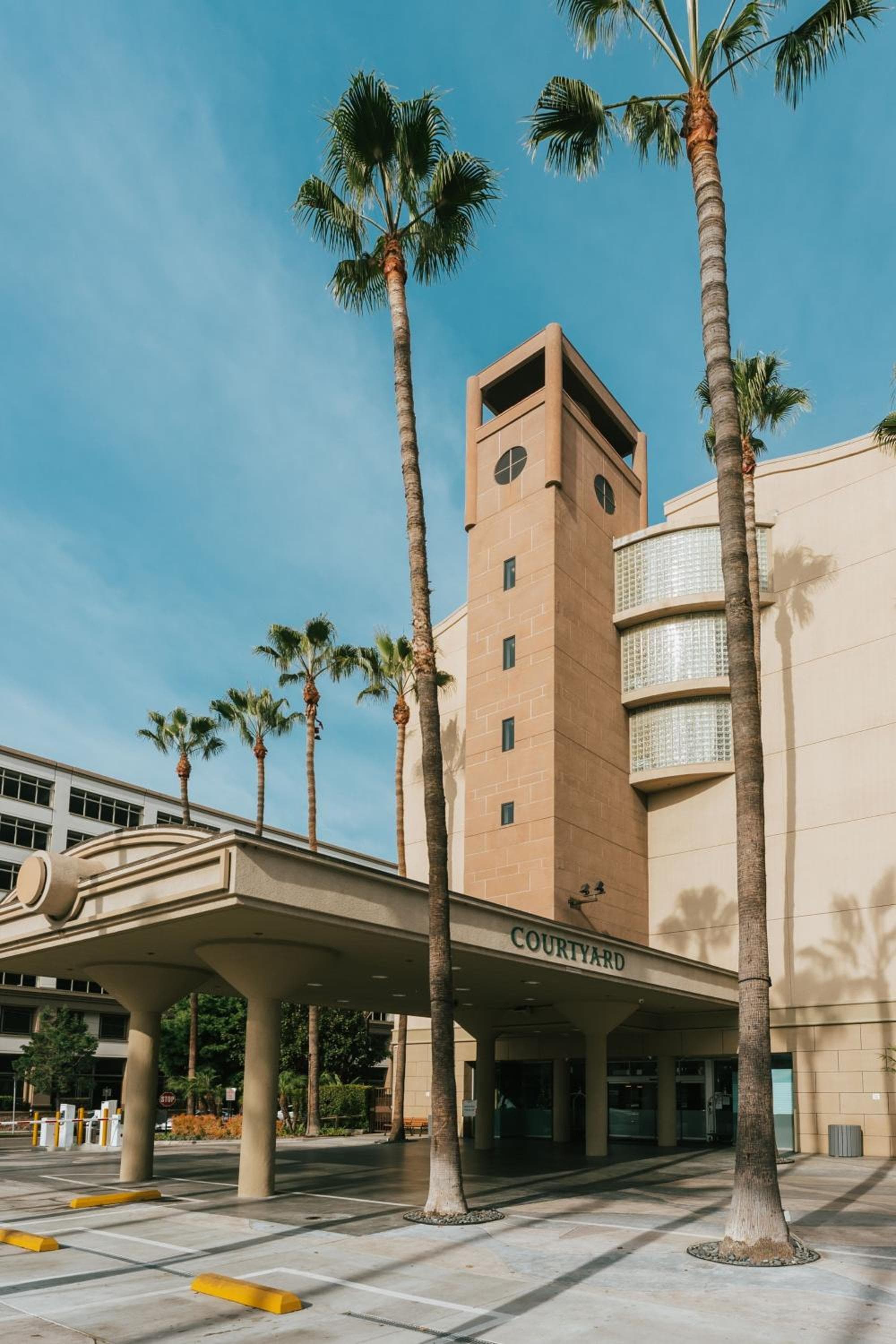 Courtyard by Marriott Los Ángeles LAX/Century Boulevard — 1