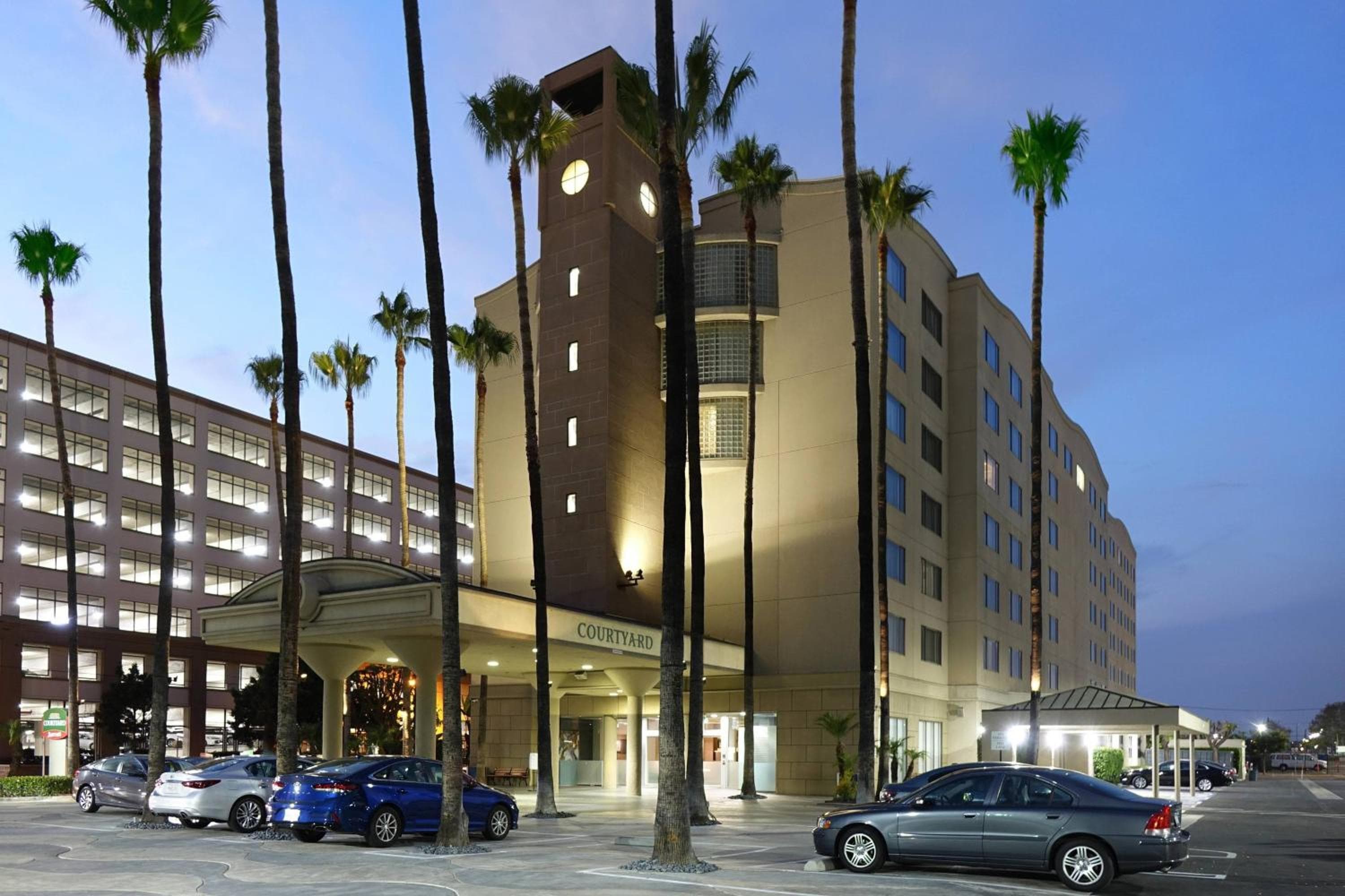 Courtyard by Marriott Los Ángeles LAX/Century Boulevard — 3