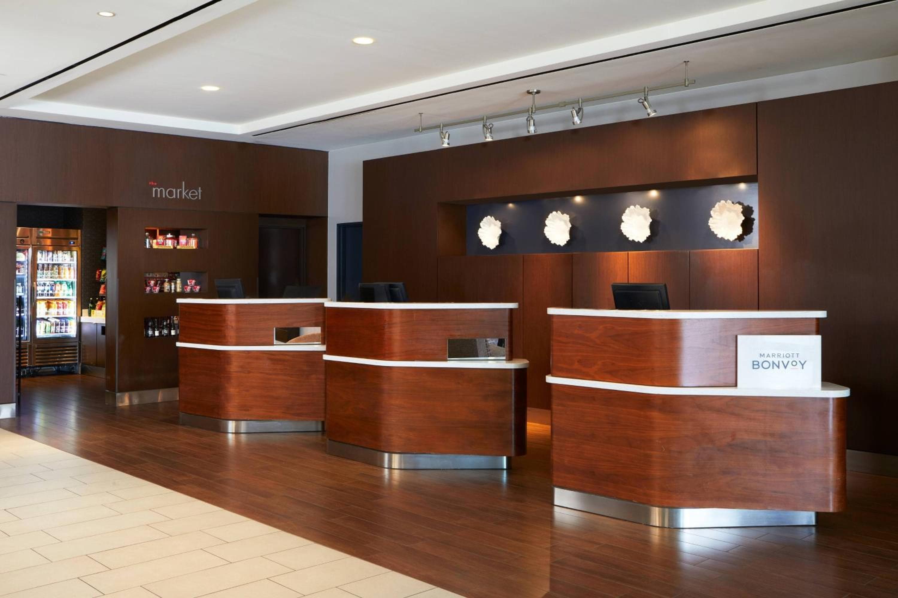 Courtyard by Marriott Los Ángeles LAX/Century Boulevard — 4