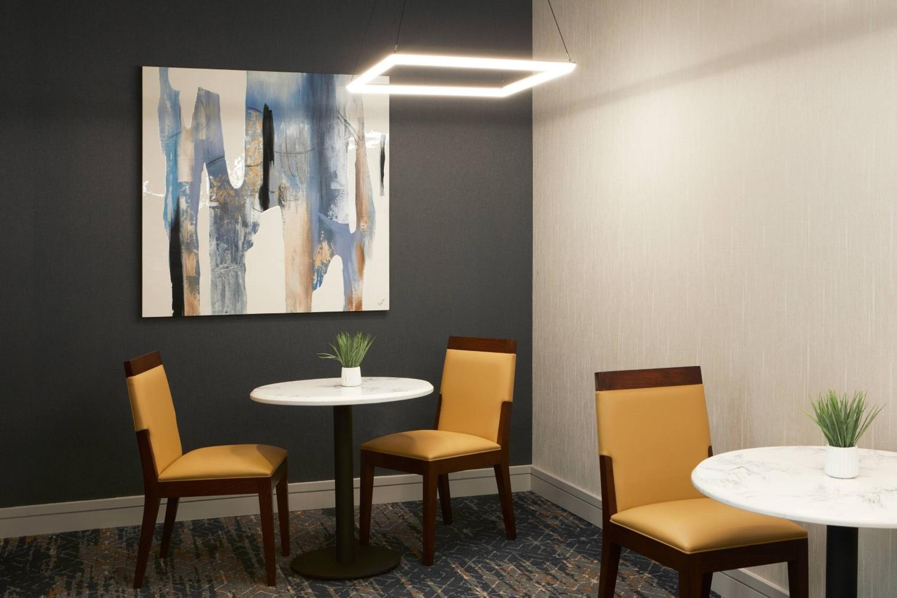 Courtyard by Marriott Los Ángeles LAX/Century Boulevard — 8