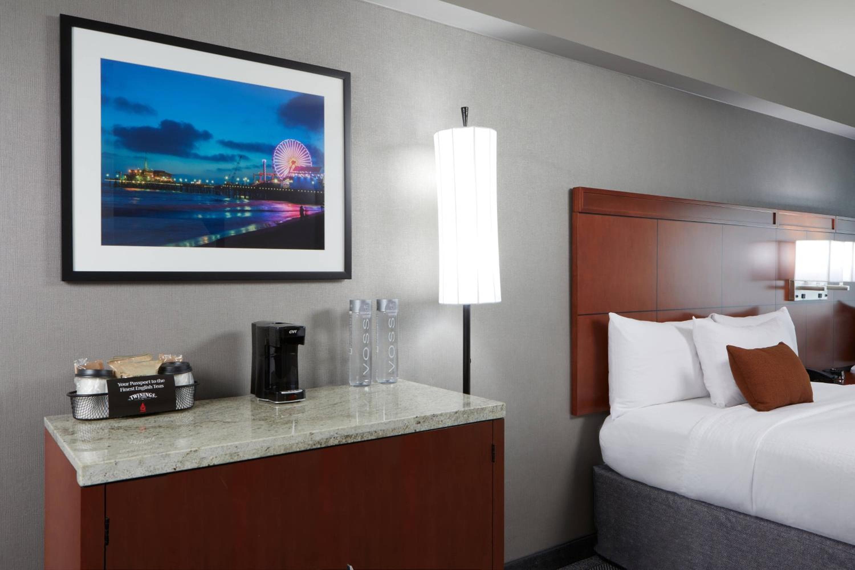 Courtyard by Marriott Los Ángeles LAX/Century Boulevard — 18