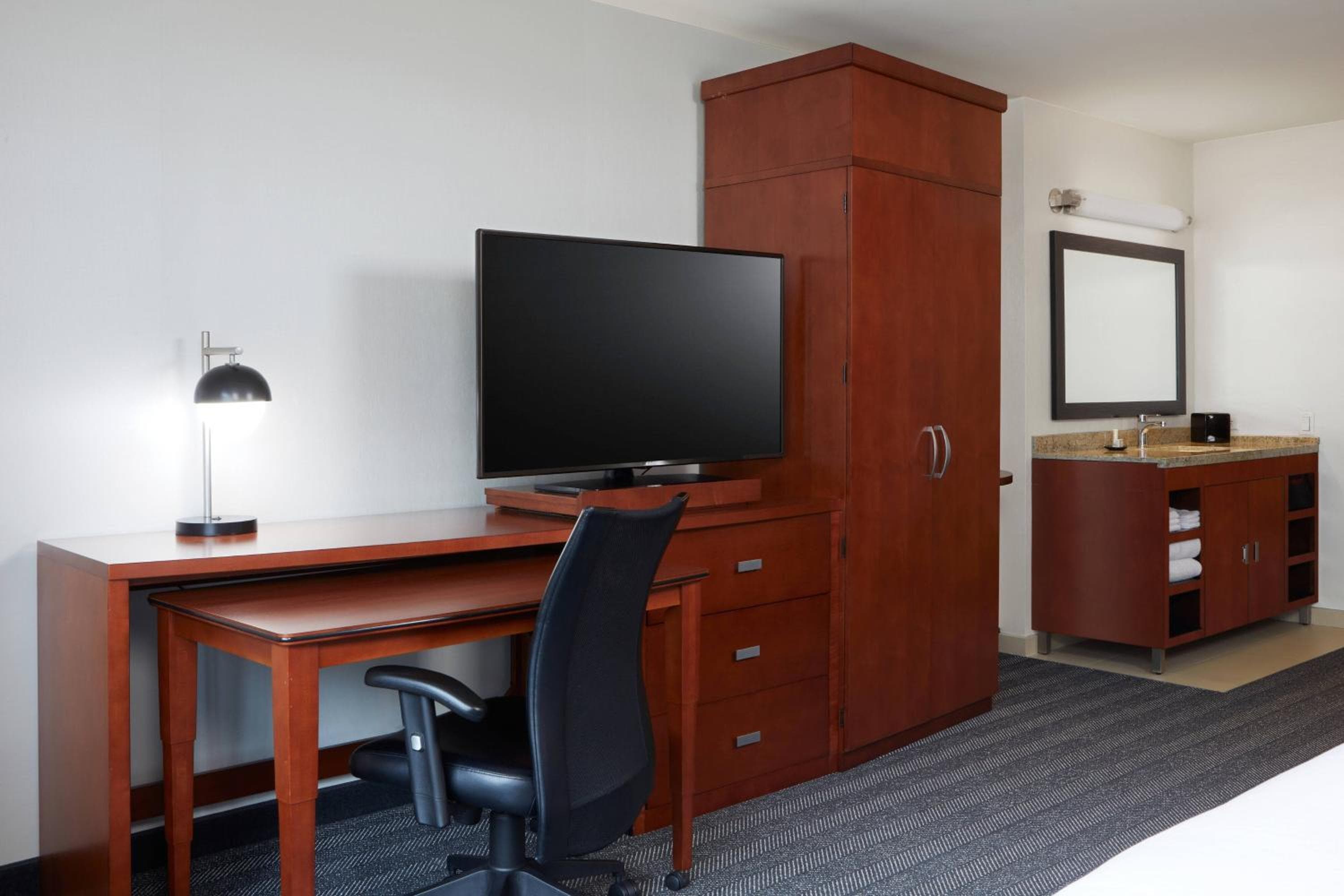 Courtyard by Marriott Los Ángeles LAX/Century Boulevard — 19