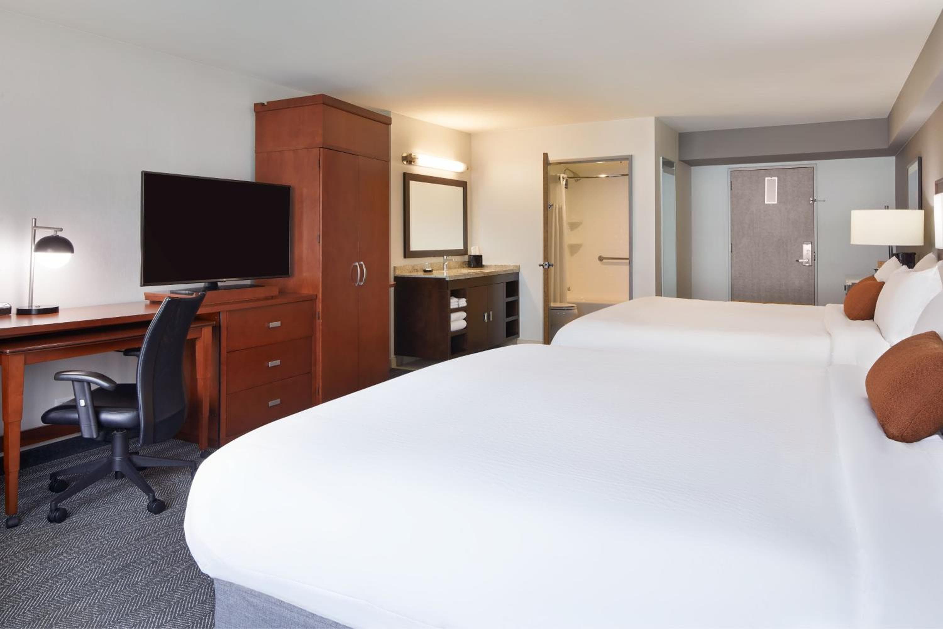 Courtyard by Marriott Los Ángeles LAX/Century Boulevard — 11