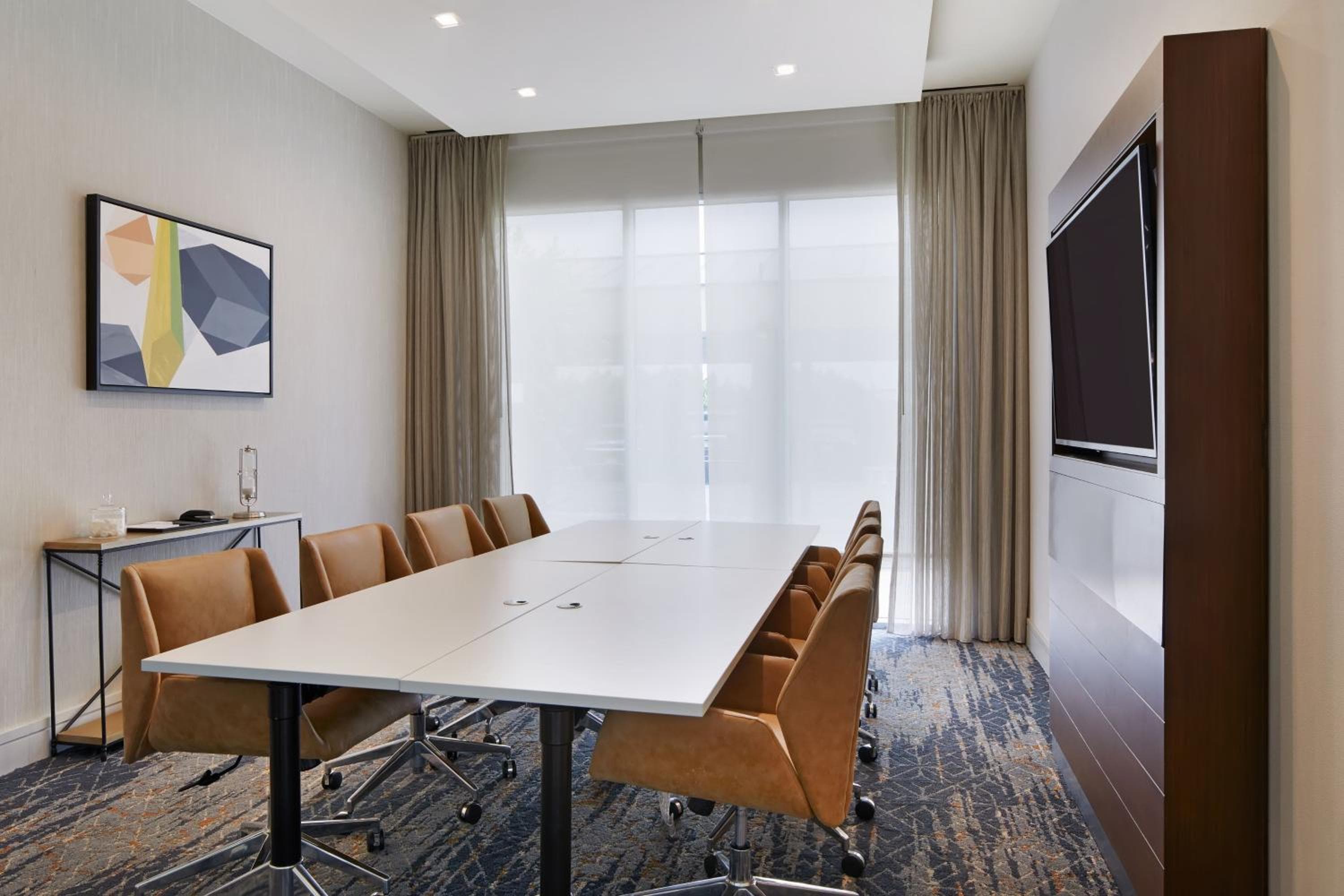 Courtyard by Marriott Los Angeles LAX / Century Boulevard — 9