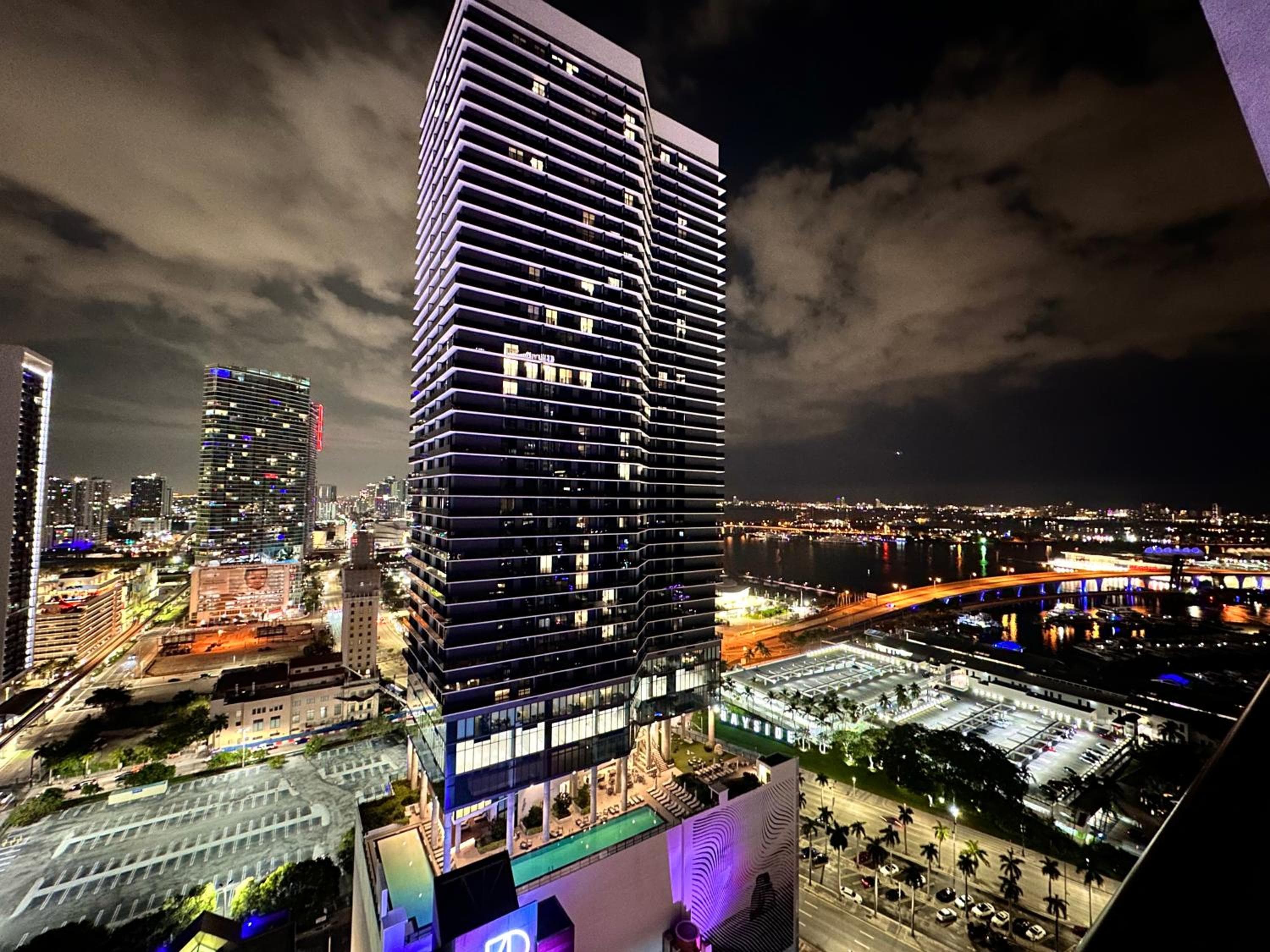 Ocean View, Free Parking Luxe Loft, Brickell Downtown, Port of MIA — 1