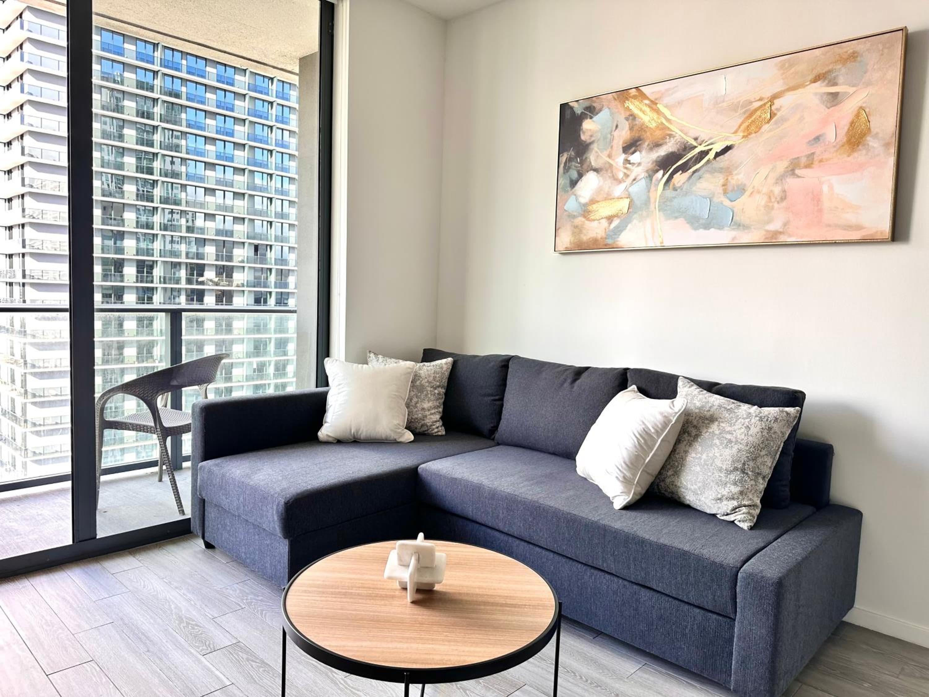 Ocean View, Free Parking Luxe Loft, Brickell Downtown, Port of MIA — 9