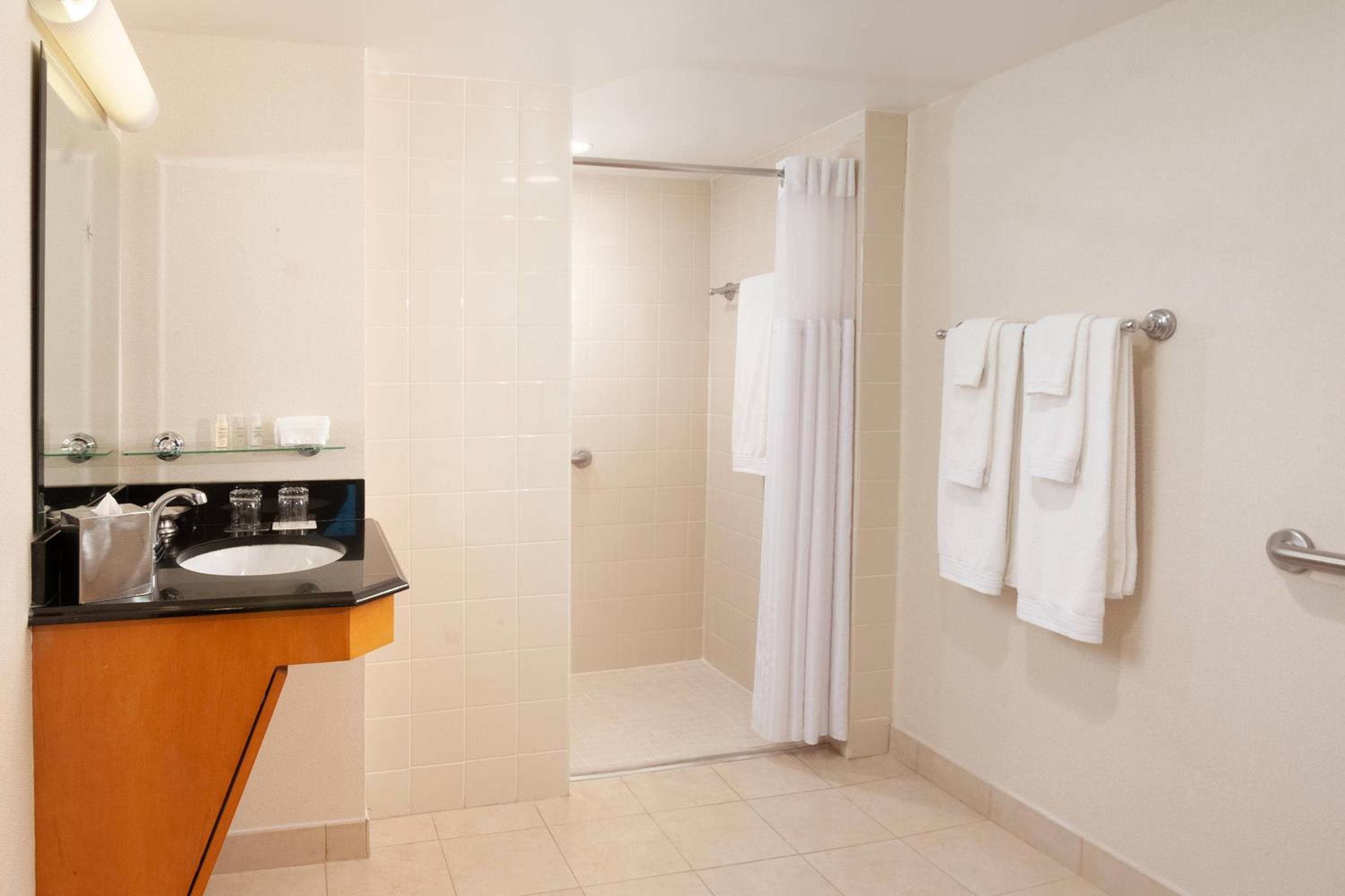Renaissance Orlando Airport Hotel — 10