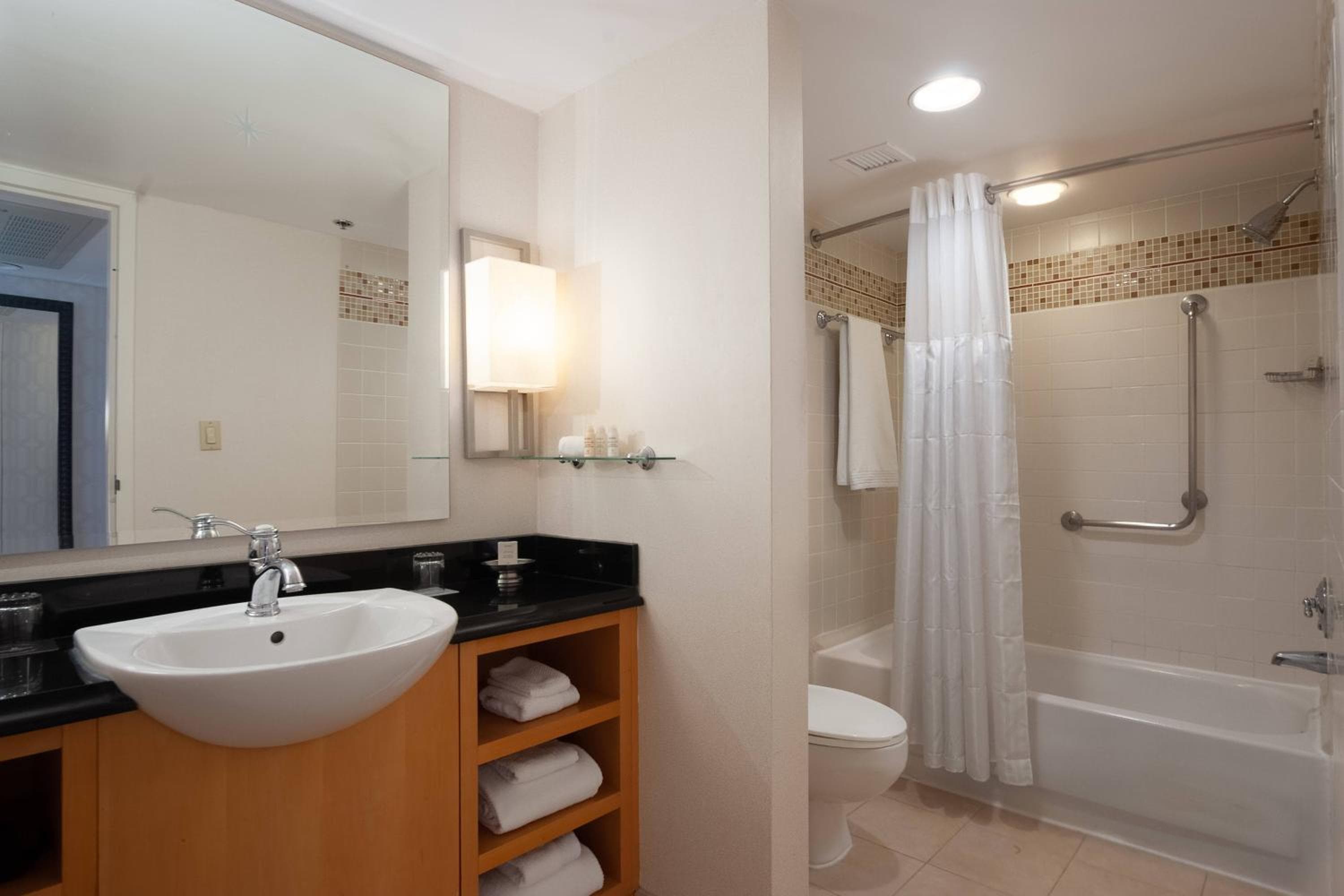 Renaissance Orlando Airport Hotel — 11